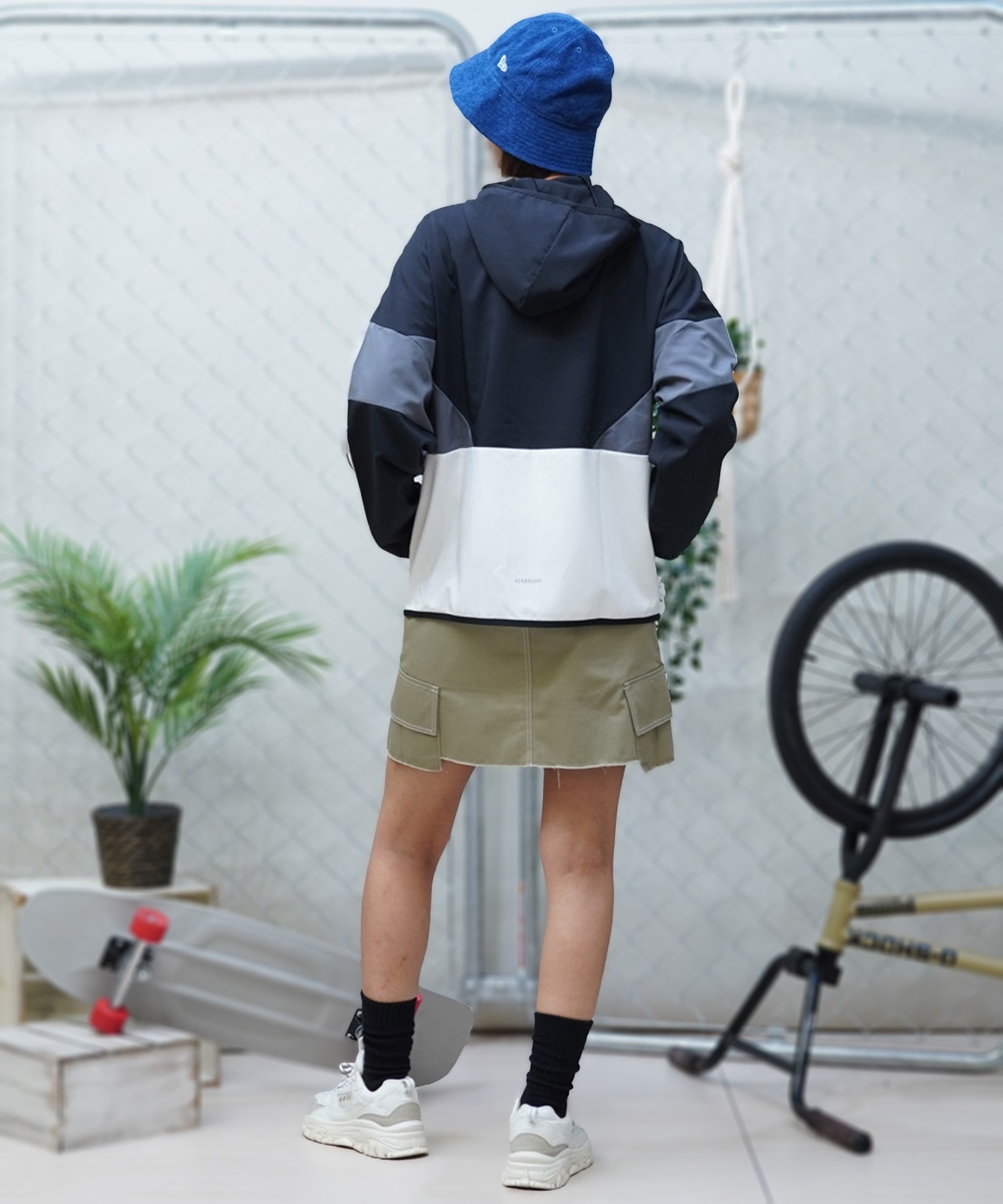 adidas アディダス レディース ナイロンジャケット オーバーサイズ ジップアップ ルーズフィット JSY05  アウター/ジャケット｜ムラサキスポーツオンラインストア 通販