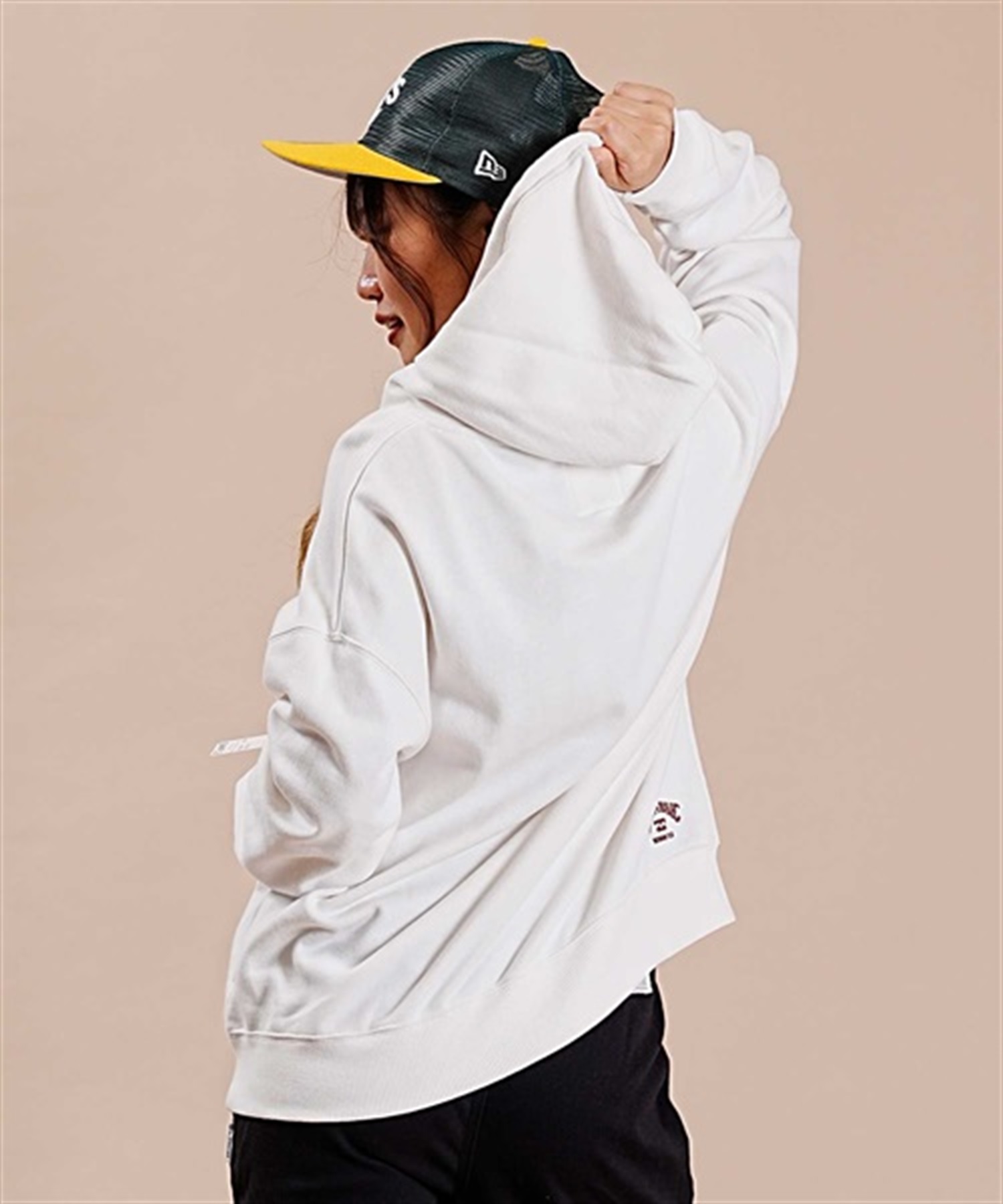ビラボン パーカー レディース BILLABONG BD014037 ブラック 黒 ホワイト 白 トップス フード フーディー スエット ブランド ストリート シンプル カジュアル BILLABONG ビラボン パーカー レディース BD014037 ブラック 黒