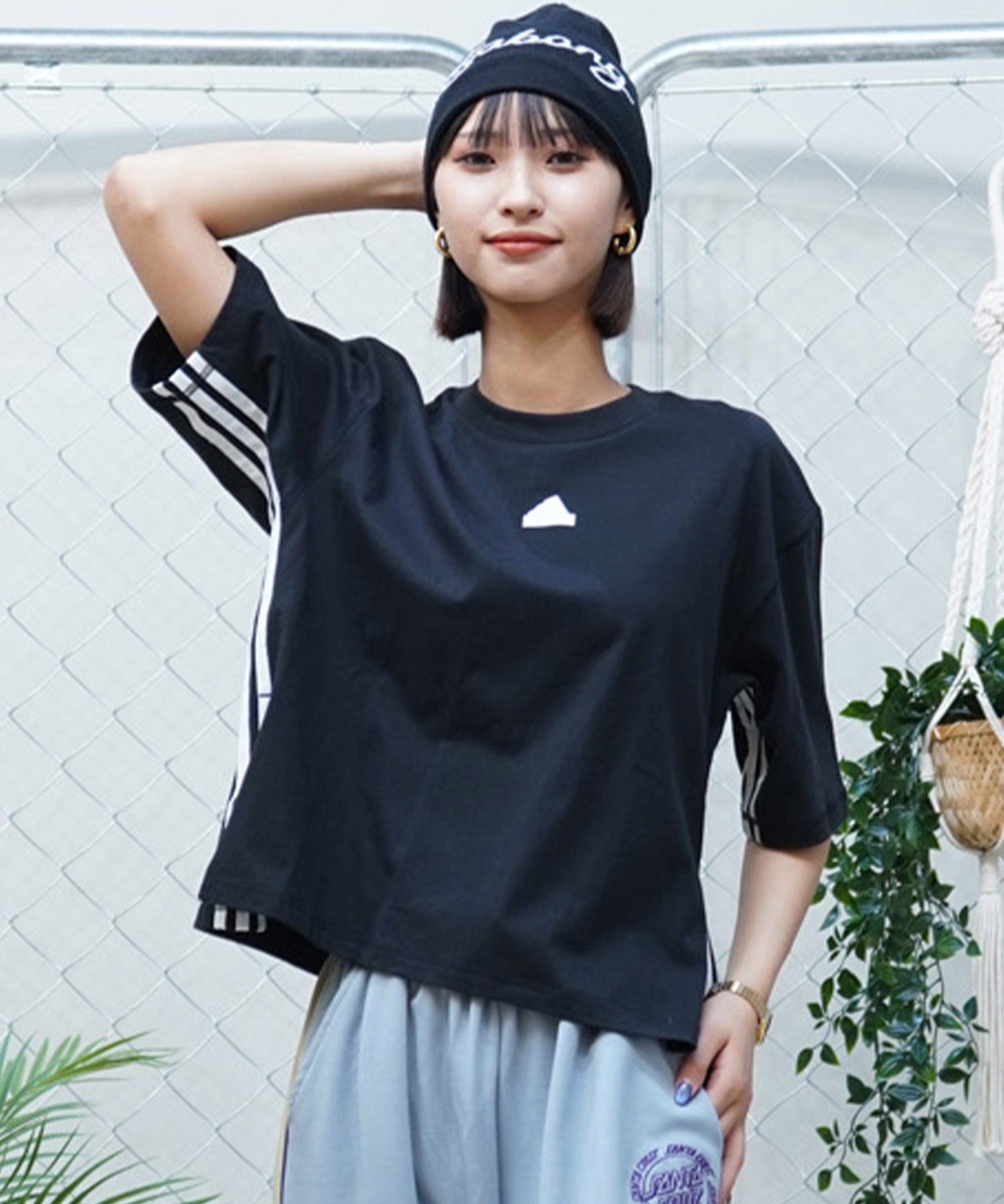 adidas アディダス レディース 半袖 Tシャツ スリーストライプス オーバーサイズ クルーネック ルーズフィット スリット KNR39(WT/SV-M)