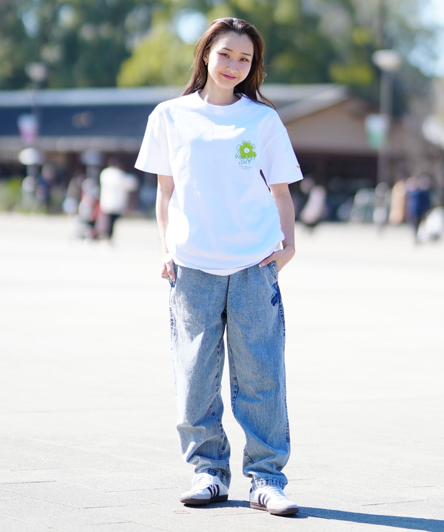 レインボー様②C6264 AmericanaスリットTシャツコーデ AMERICANAのTシャツ/カットソーを使った人気ファッション