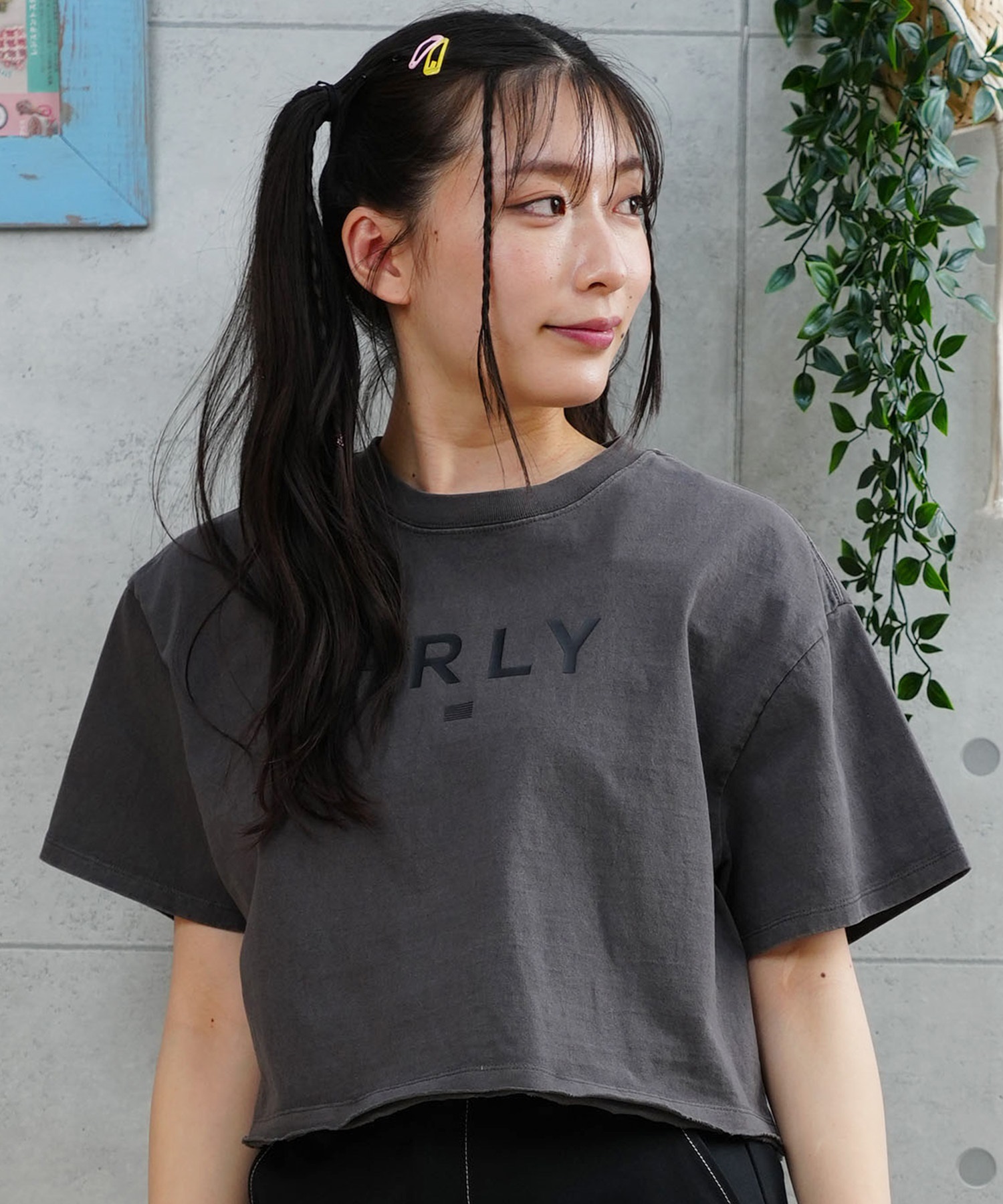 Hurley ハーレー レディース Tシャツ 半袖 ショート丈 クロップ丈 ロゴ プリント シンプル ヘビーウェイト WSS2421020(CFB-M)