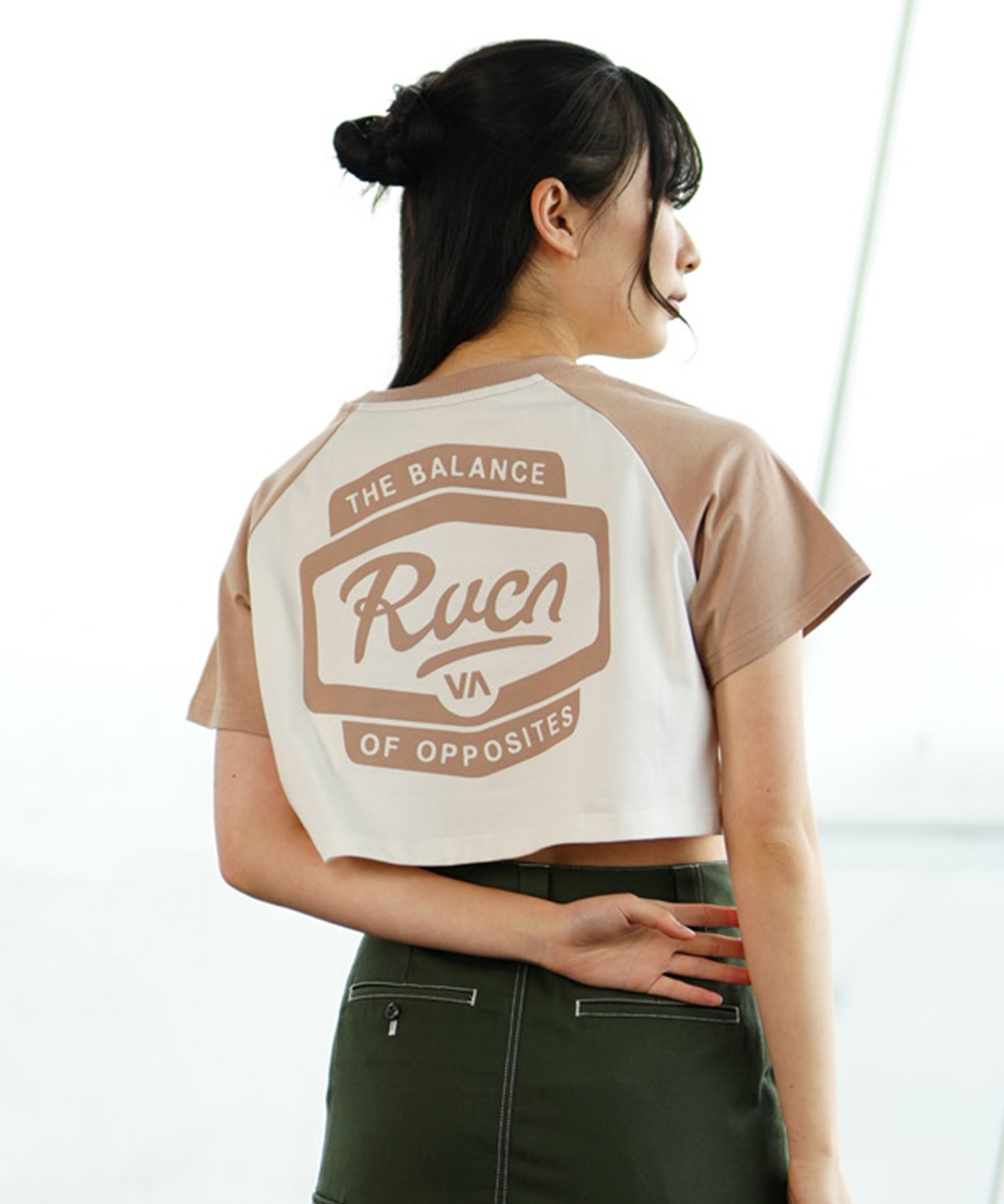 【ムラサキスポーツ限定】RVCA ルーカ レディース 半袖 Tシャツ バックプリント クロップド丈 BE043-P22(CLO-S)