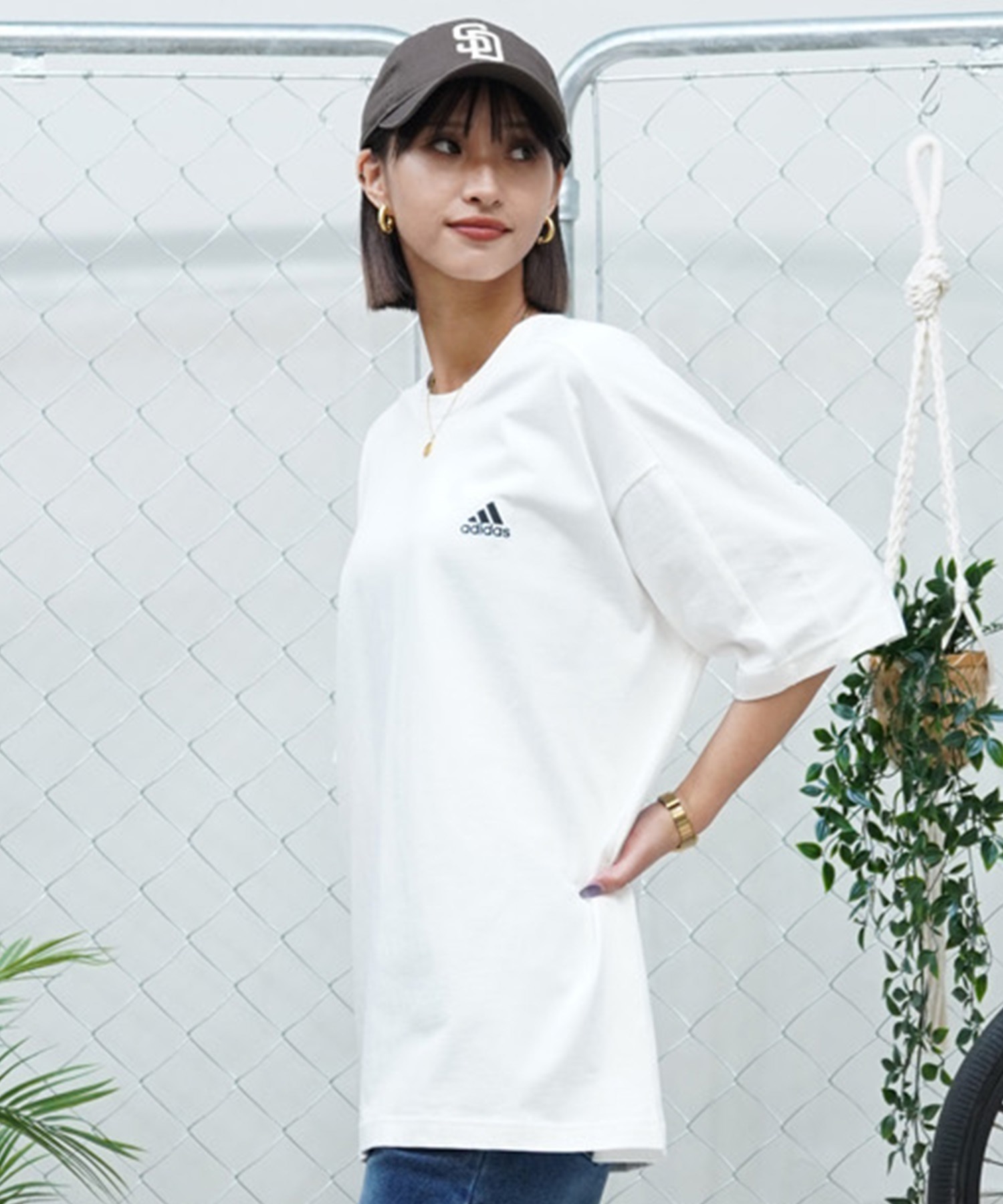 adidas アディダス レディース 半袖 Tシャツ ワンポイントロゴ オーバーサイズ JSY30(WTBK-M)