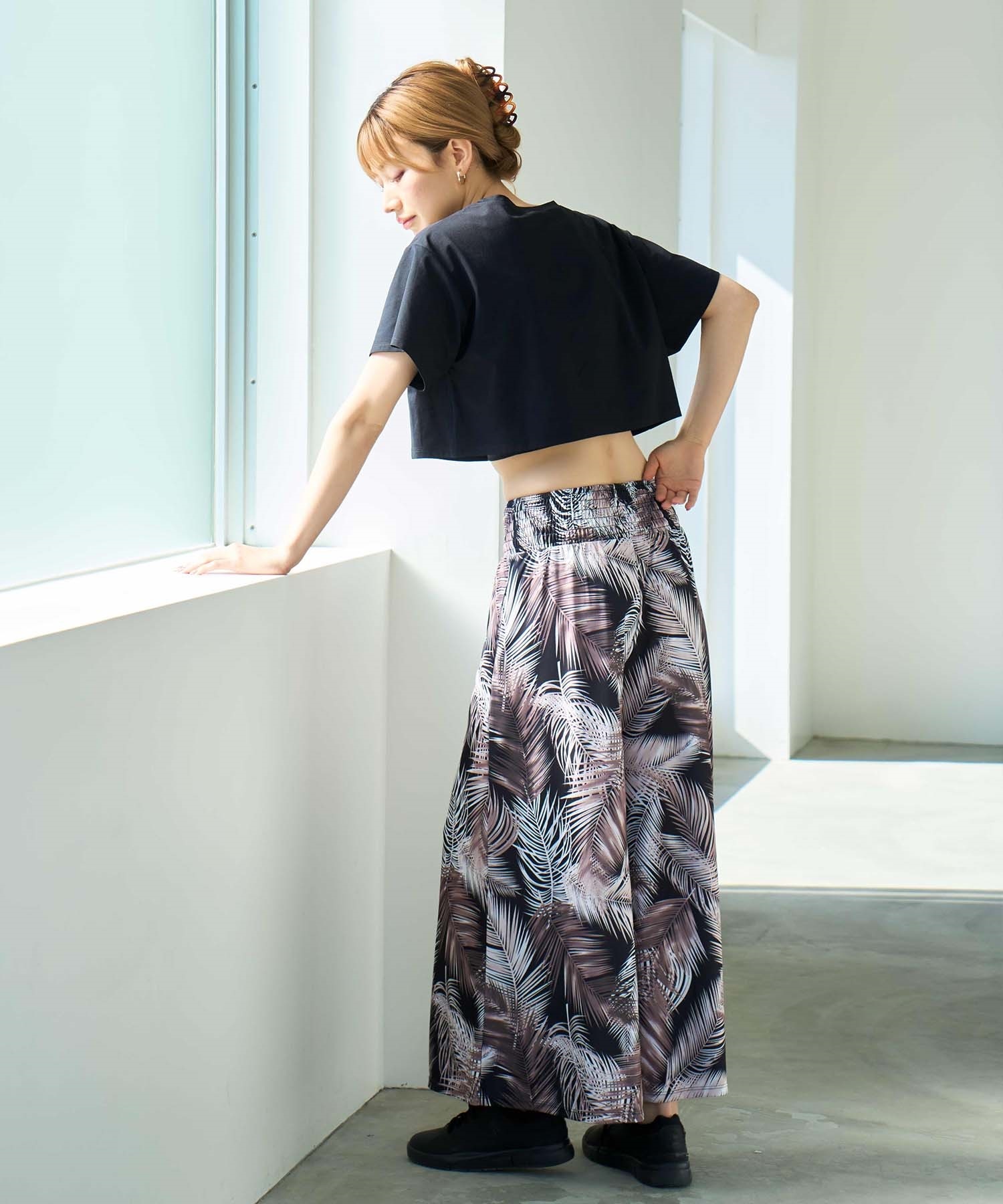 トップス Low classic HOLE POINT PRINT TOP LOEWE (ロエベ) ワンポイント クルーネック 半袖 Tシャツ SHORT