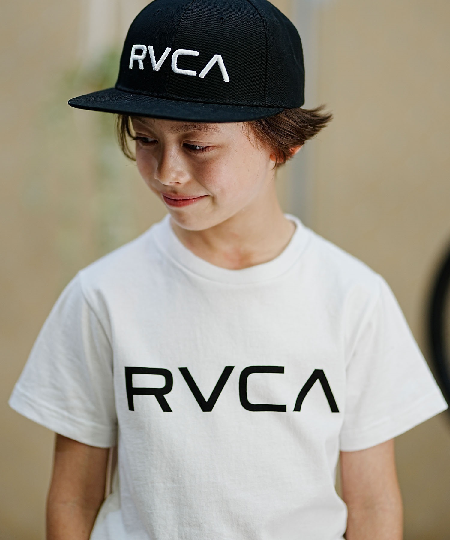 【クーポン対象】RVCA ルーカ キッズ 半袖Tシャツ 定番ロゴデザイン 親子コーデ BE045-226(BLK-130cm)
