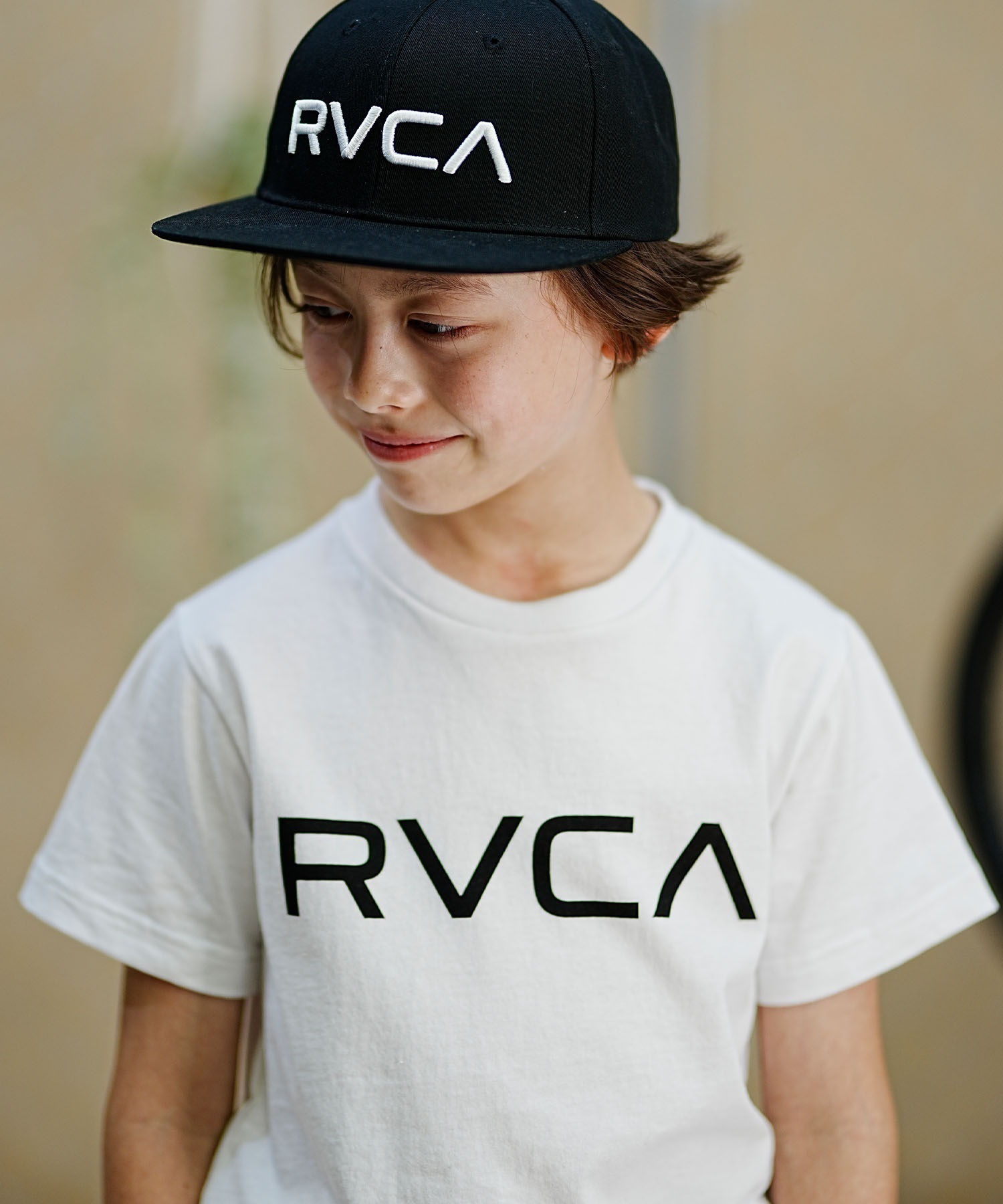 【クーポン対象】RVCA ルーカ キッズ 半袖Tシャツ 定番ロゴデザイン 親子コーデ BE045-226(WHT-130cm)