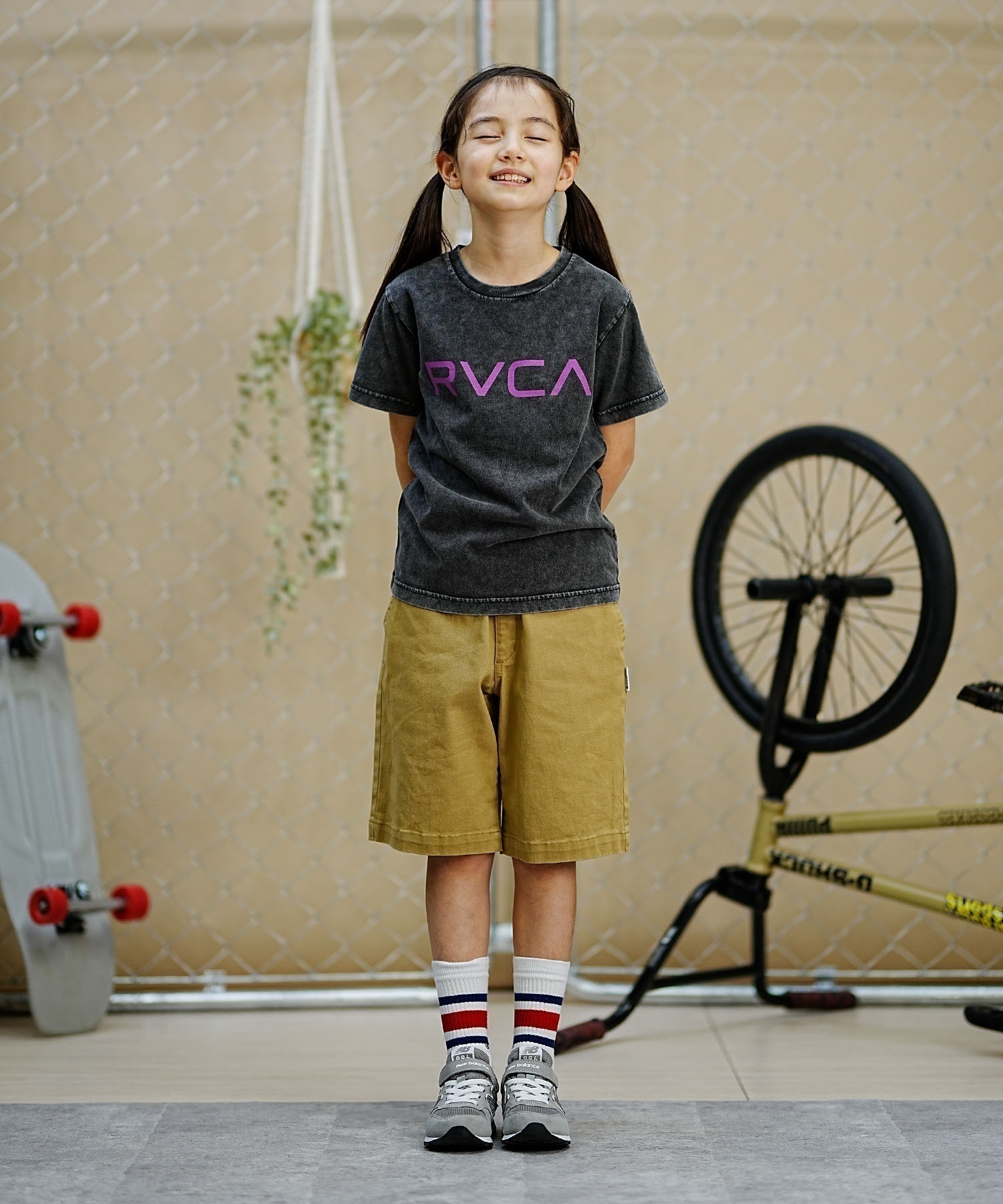 【クーポン対象】RVCA ルーカ キッズ 半袖Tシャツ 定番ロゴデザイン 親子コーデ BE045-226(WHT-130cm)