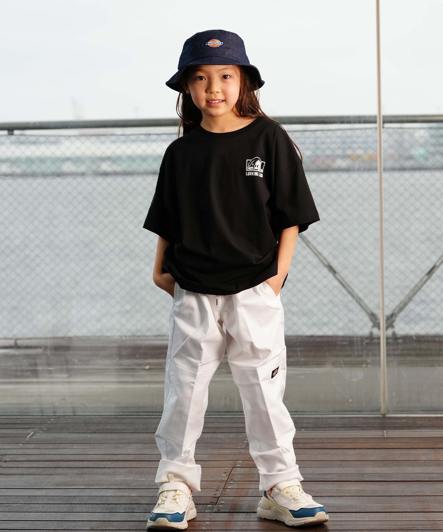 【ムラサキスポーツ限定】 LURKING CLASS ラーキングクラス PATTERN LOGO CHECKER TEE キッズ 半袖 Tシャツ ST24STM04K(WHITE-130cm)