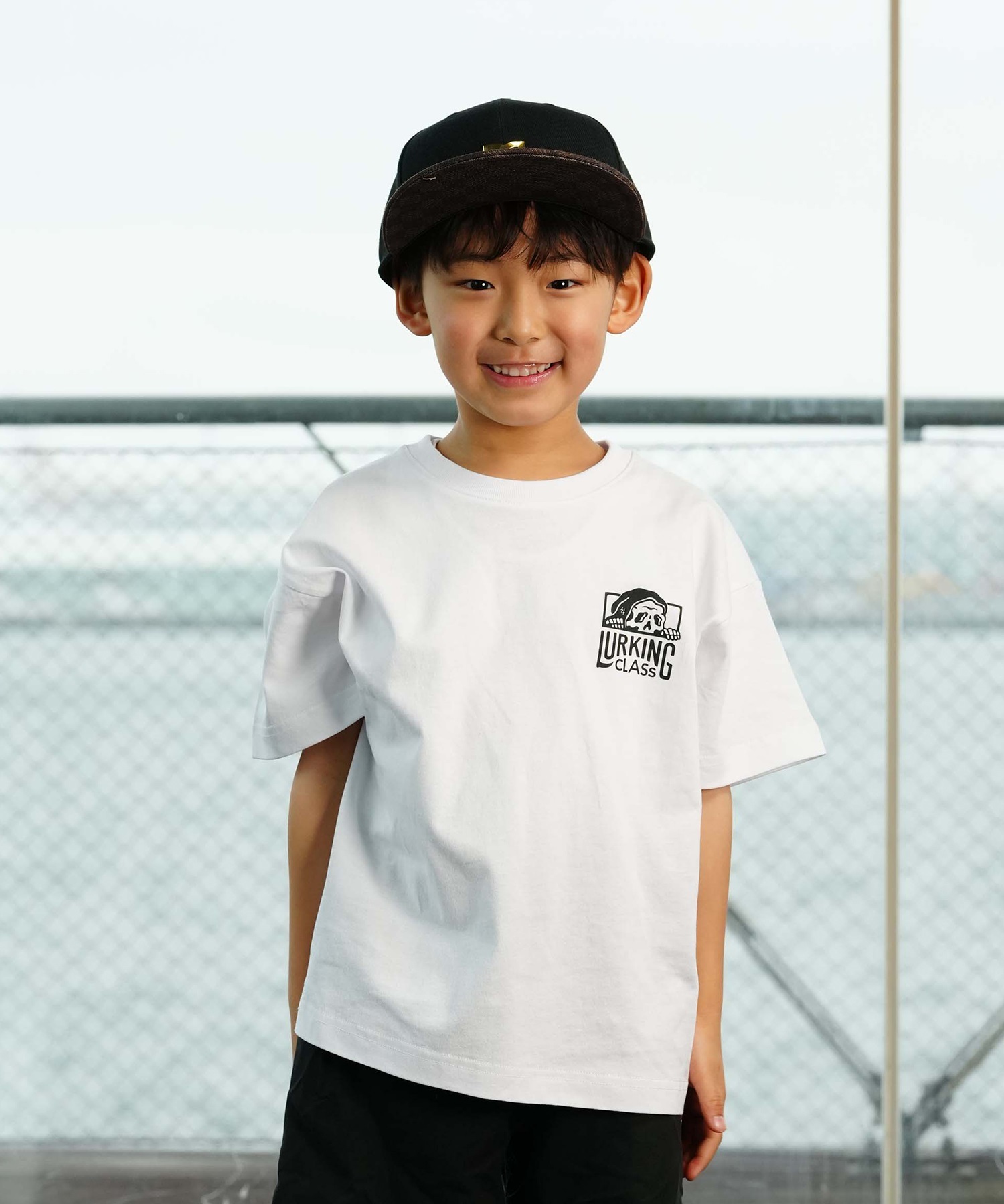 【ムラサキスポーツ限定】 LURKING CLASS ラーキングクラス BASIC LOGO TEE キッズ 半袖 Tシャツ ST24STM01K(BLACK-130cm)