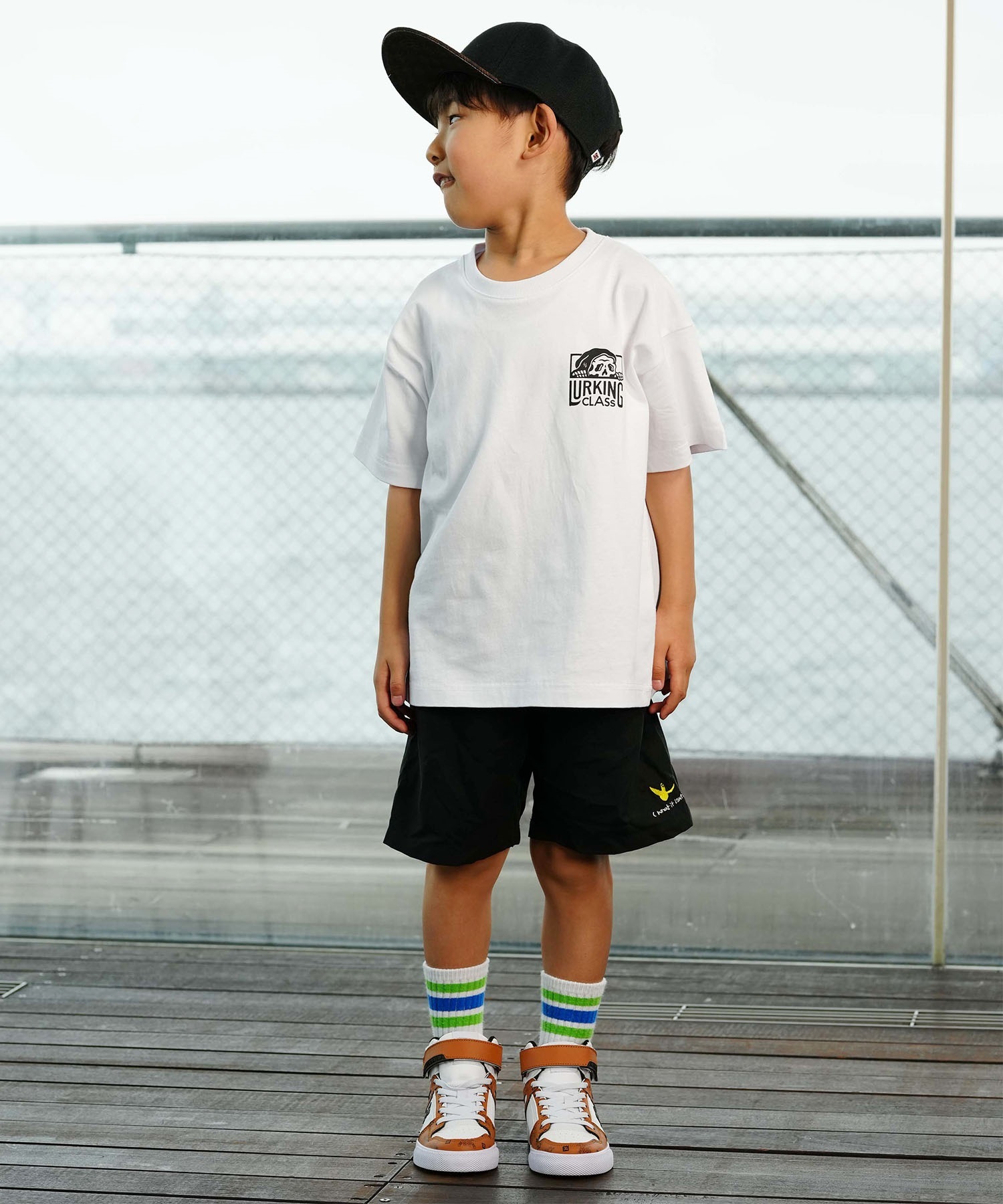 【ムラサキスポーツ限定】 LURKING CLASS ラーキングクラス BASIC LOGO TEE キッズ 半袖 Tシャツ ST24STM01K(WHITE-130cm)