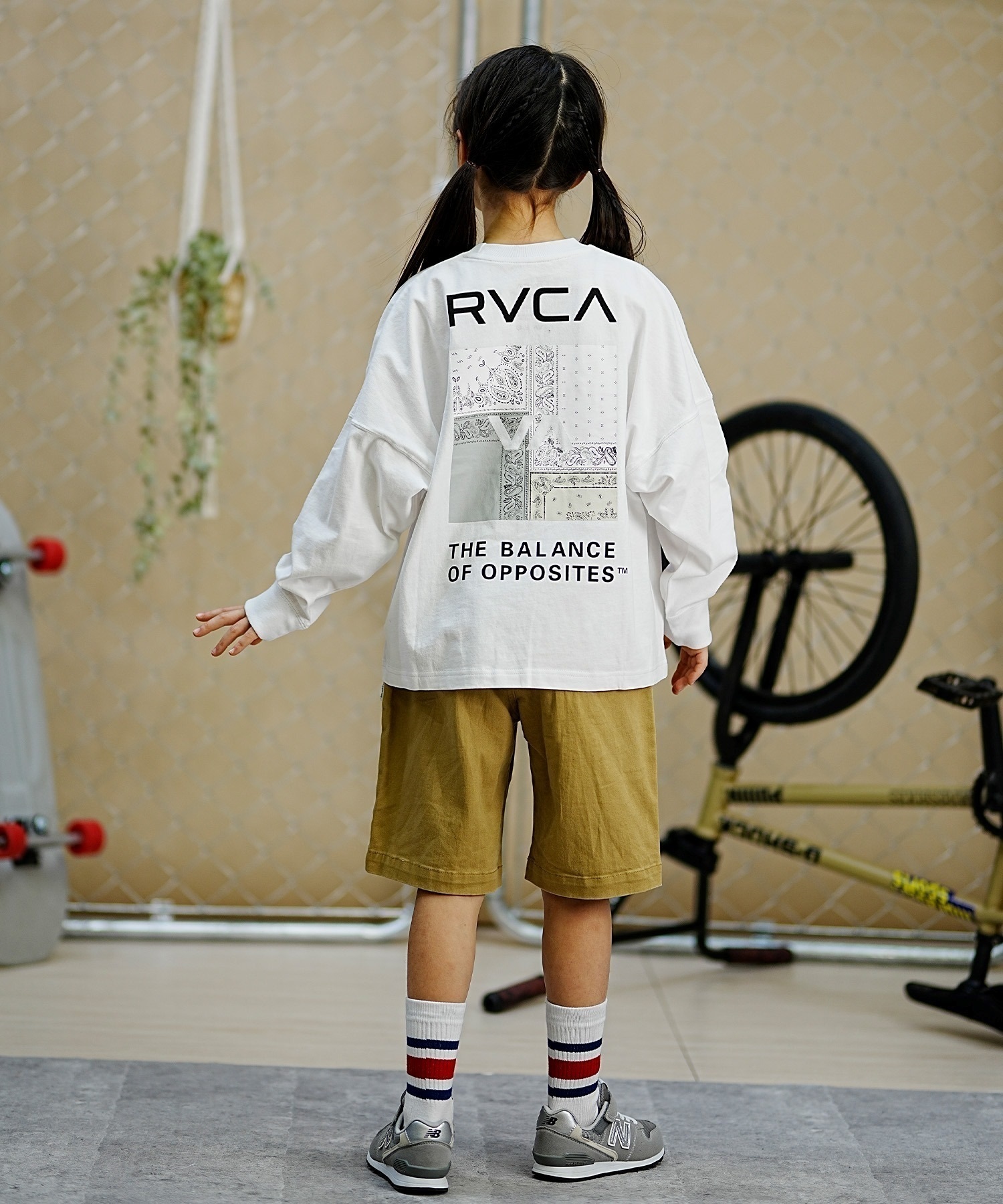 【クーポン対象】RVCA ルーカ キッズ ロングTシャツ ロンT バンダナ柄 130cm?160cm BE045-058(WHT-130cm)