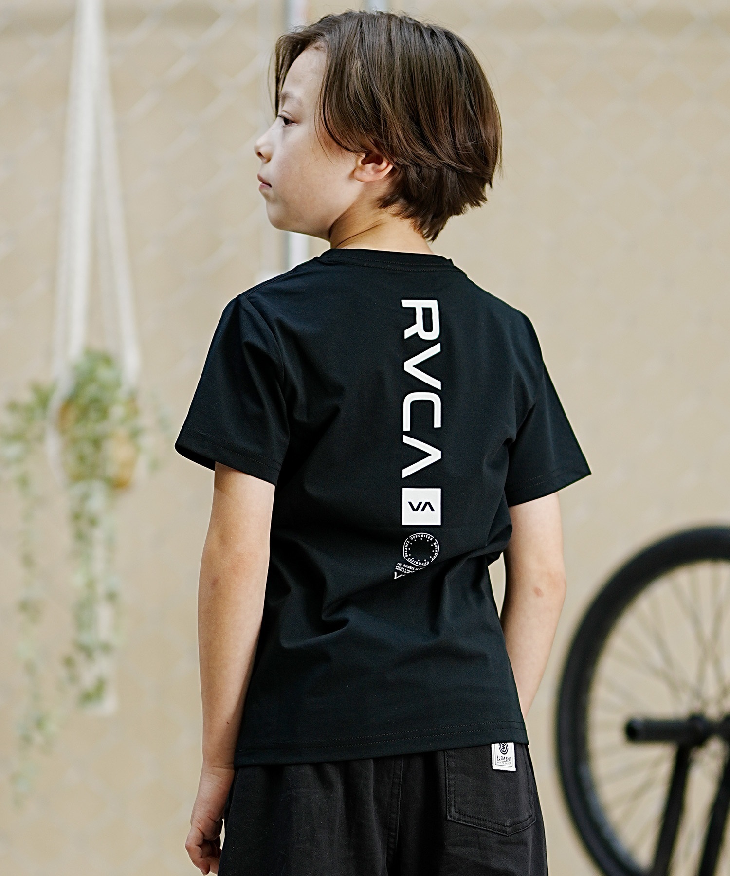 【クーポン対象】RVCA ルーカ キッズ ラッシュガード Tシャツ 半袖 バックプリント ユーティリティ 水陸両用 UVカット BE045-804(BLK-130cm)