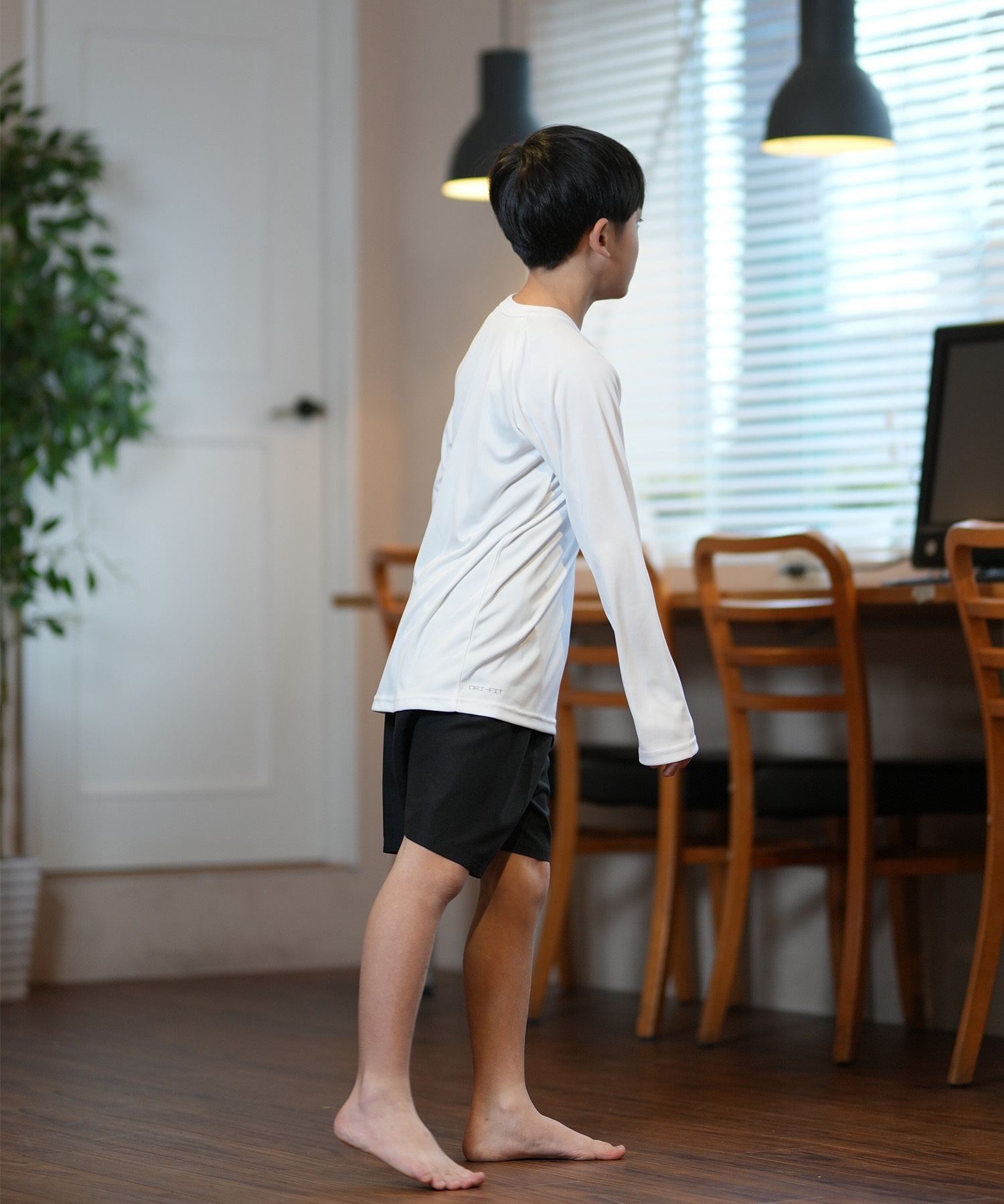 NIKE ナイキ キッズ ラッシュガード 長袖 ソリッド ロングスリーブ