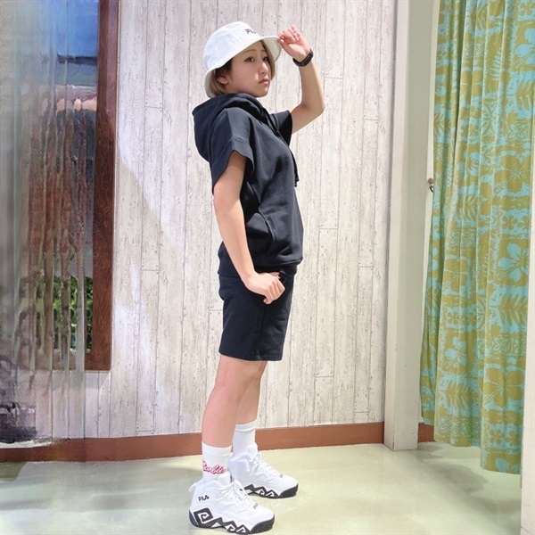 FILA - フィラ  ブルーのストライプ　上下 セール】【FILA/フィラ】WEB限定 ワンポイント 筆記体刺繍 配色