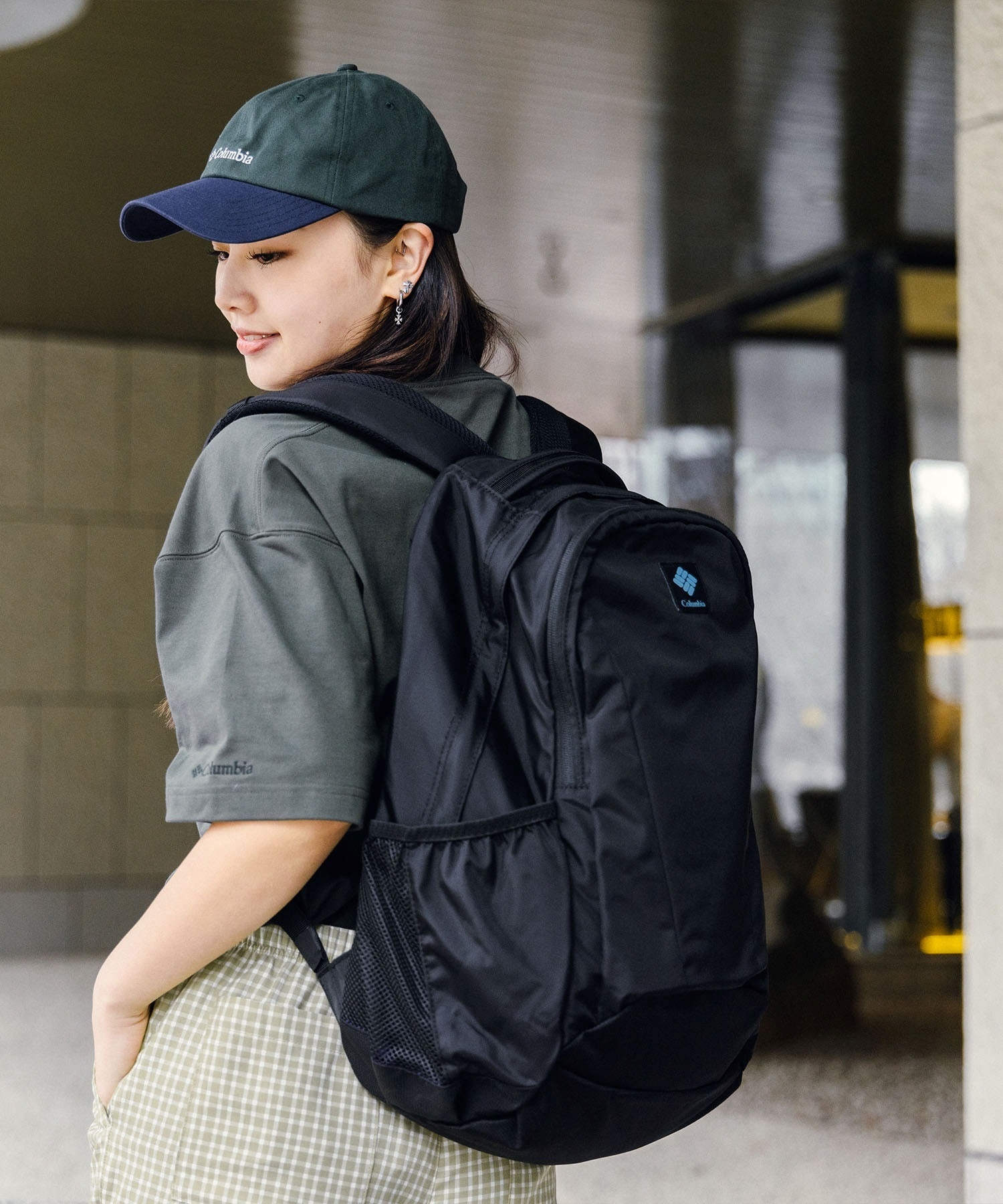 バックパック Evoon トラベルバックパック・容量27L~拡張時40L【送料 