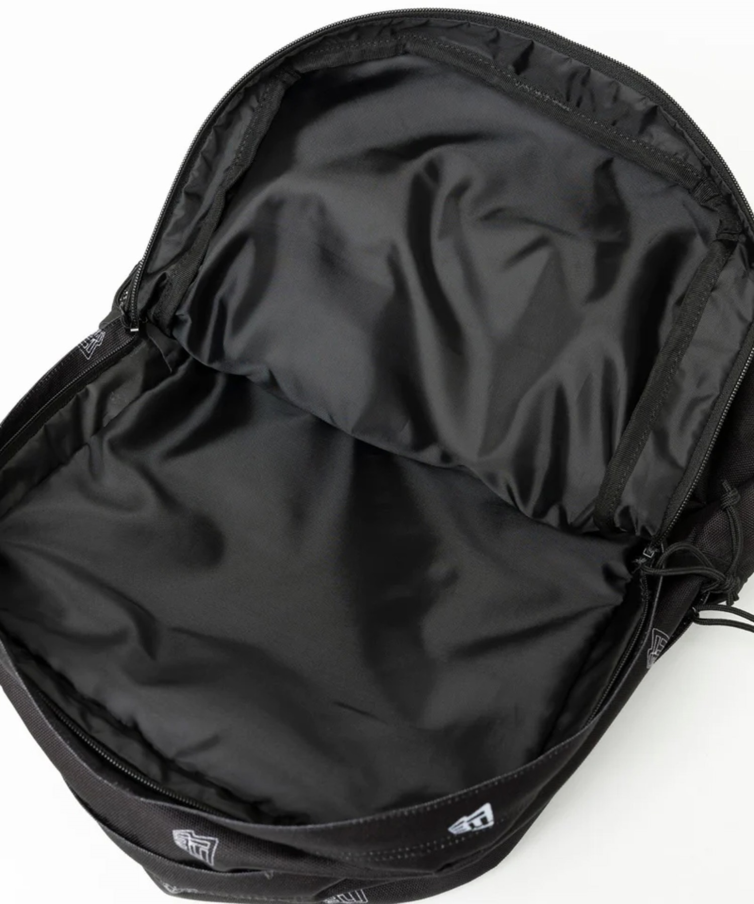 NEW ERA/ニューエラ CAMPAS PACK 35L フラッグ モノグラム