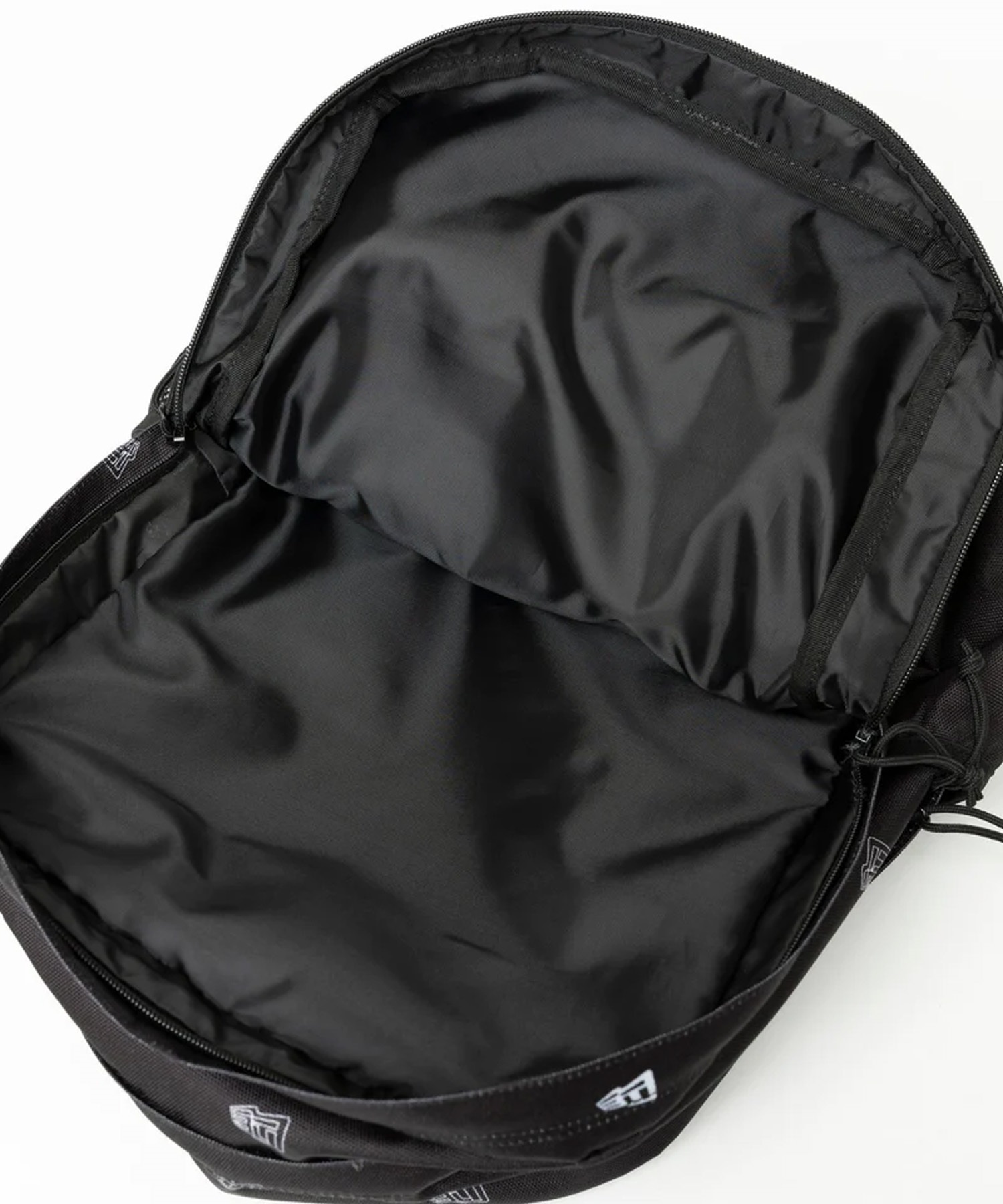 NEW ERA/ニューエラ CAMPAS PACK 35L フラッグ モノグラム ブラック リュック バックパック 14108411(ONECOLOR-35L)