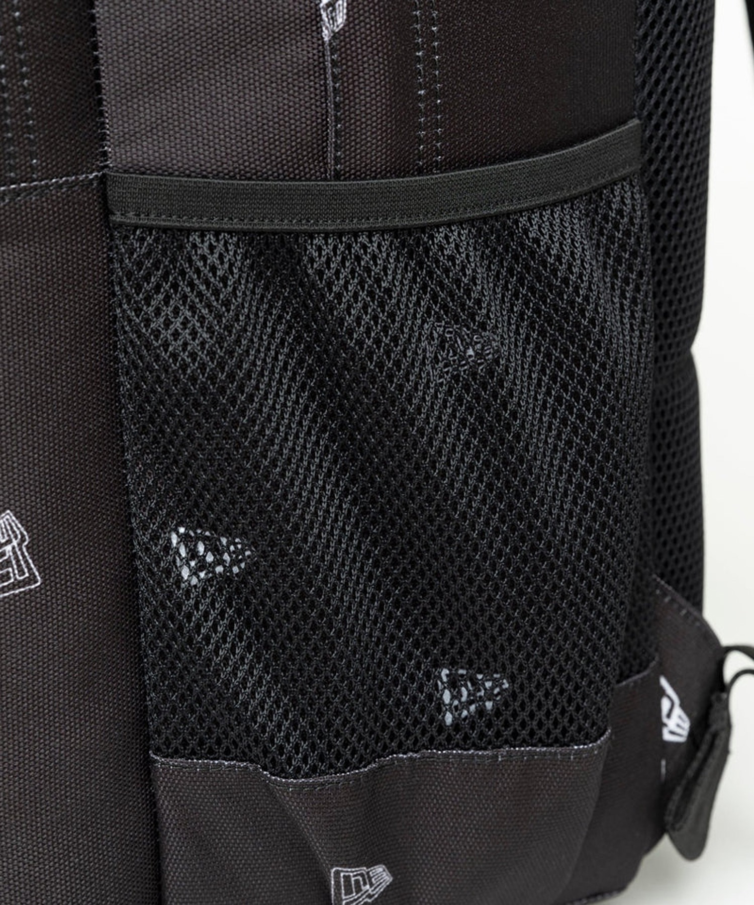 NEW ERA/ニューエラ CAMPAS PACK 35L フラッグ モノグラム ブラック リュック バックパック 14108411(ONECOLOR-35L)