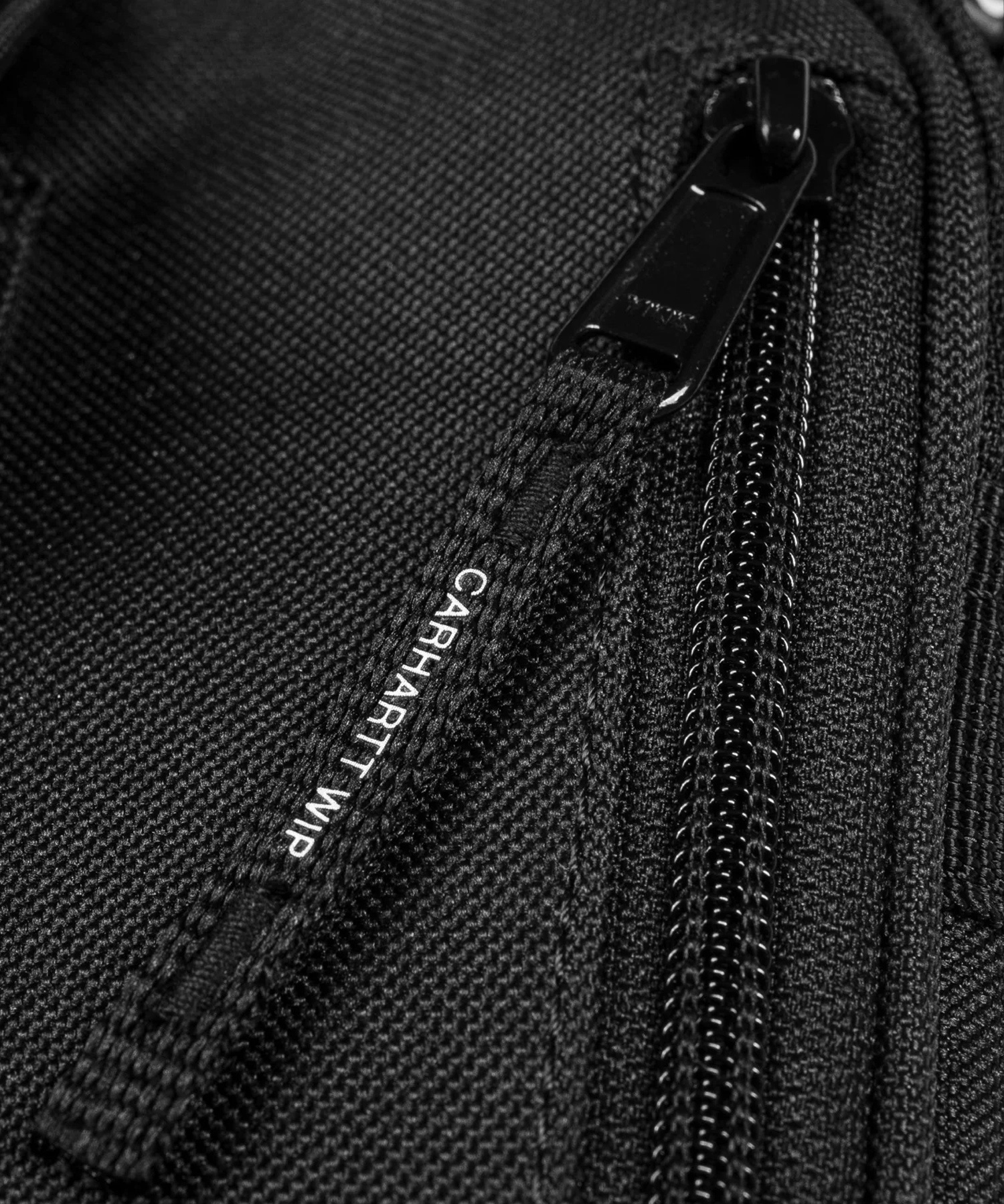 Carhartt WIP/カーハート ダブリューアイピー ショルダーバック ESSENTIALS BAG SMALL I031470(BLACK-FREE)