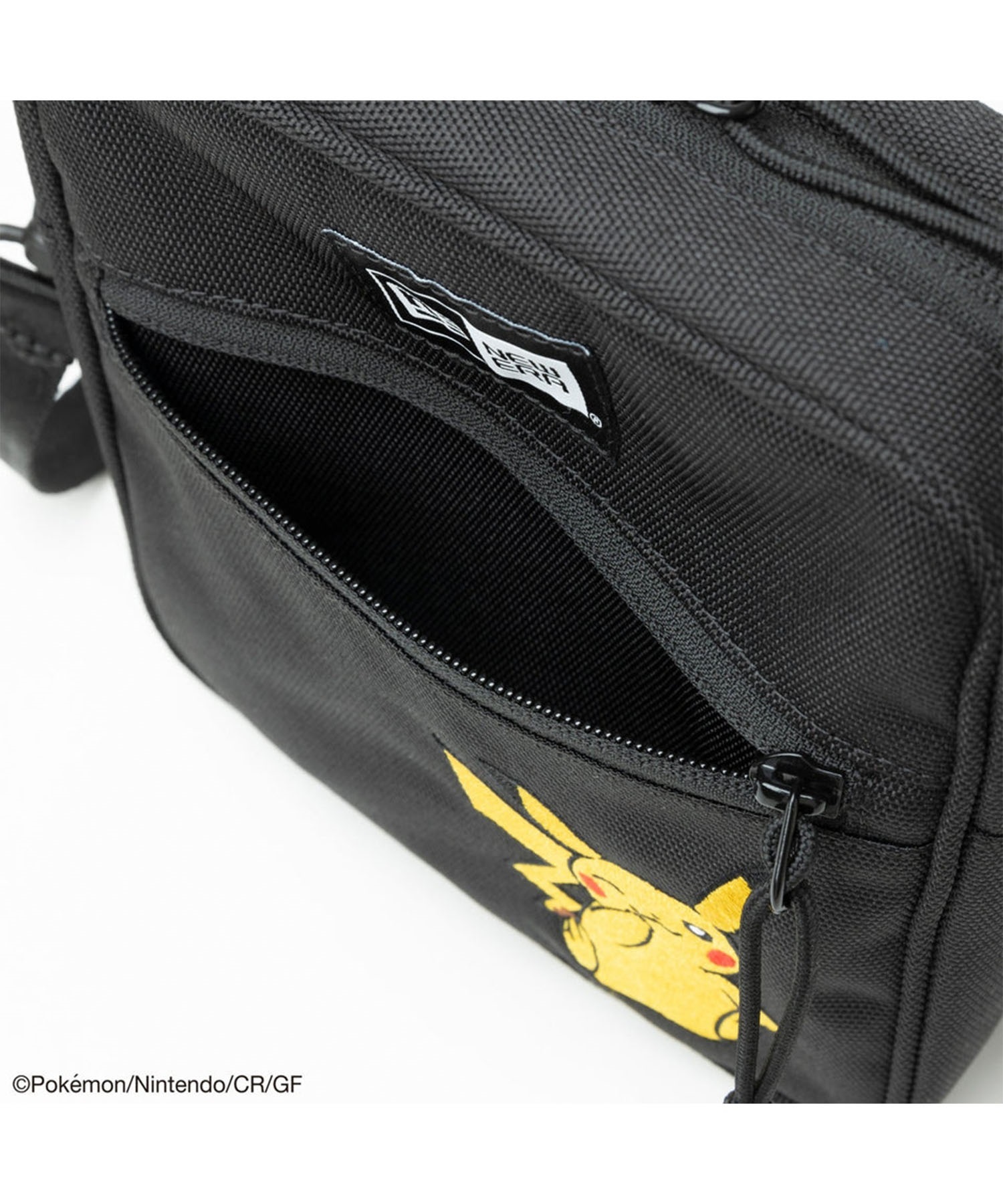 NEW ERA/ニューエラ スクエア ショルダーポーチ "Pokmon ポケモン" ピカチュウ ショルダーバッグ 1.5L 14124524(BLK-ONESIZE)