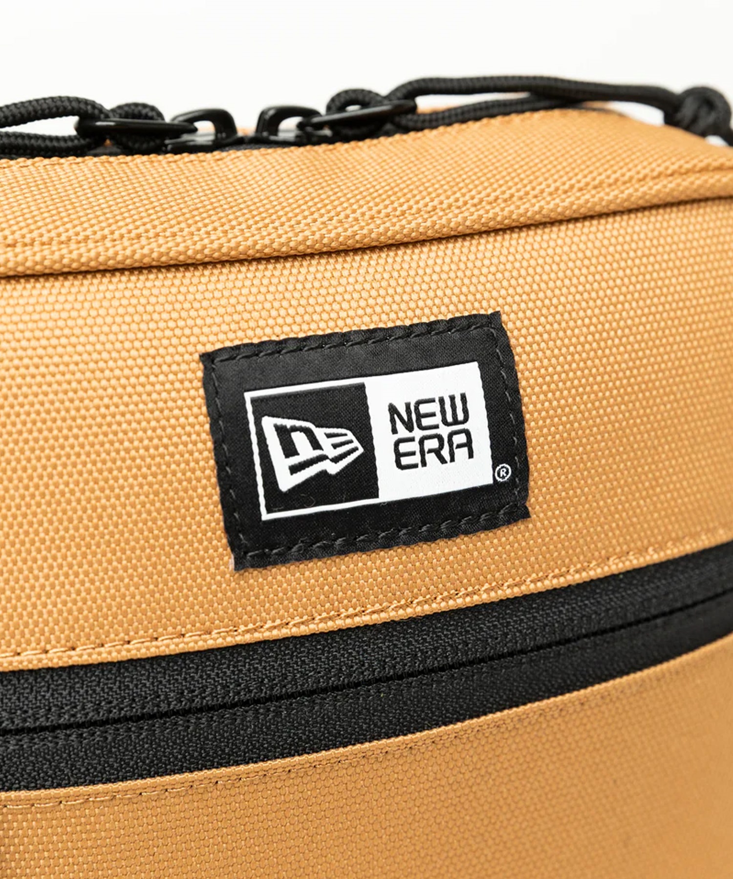 NEW ERA/スクエア ショルダーポーチ 1.5L ボックスロゴ ライト