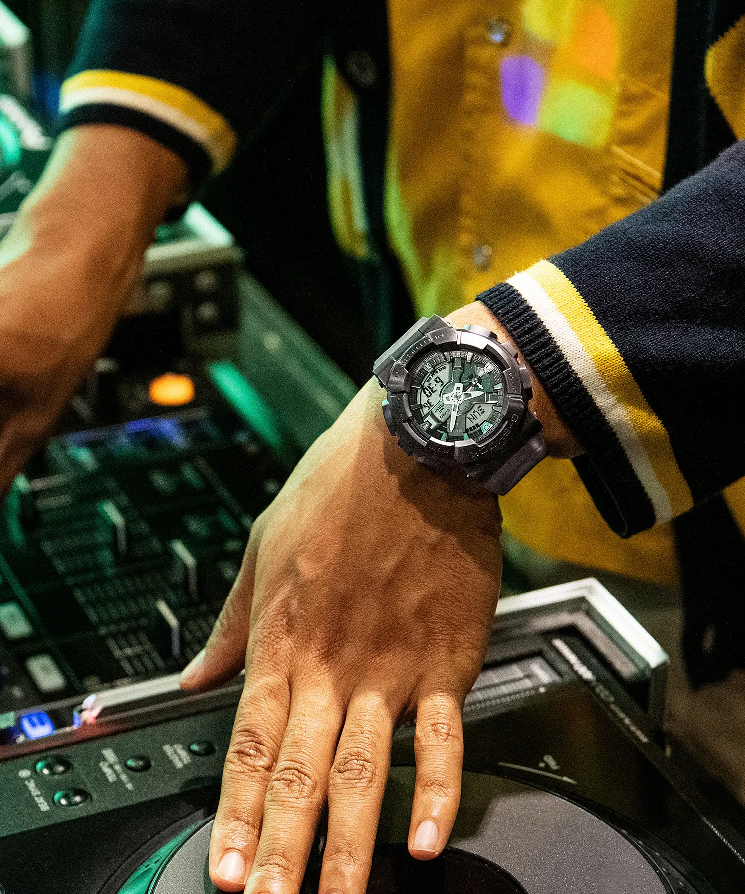 G-SHOCK ジーショック 時計 110 SERIES GM-110MF-1AJF(BK-FREE)