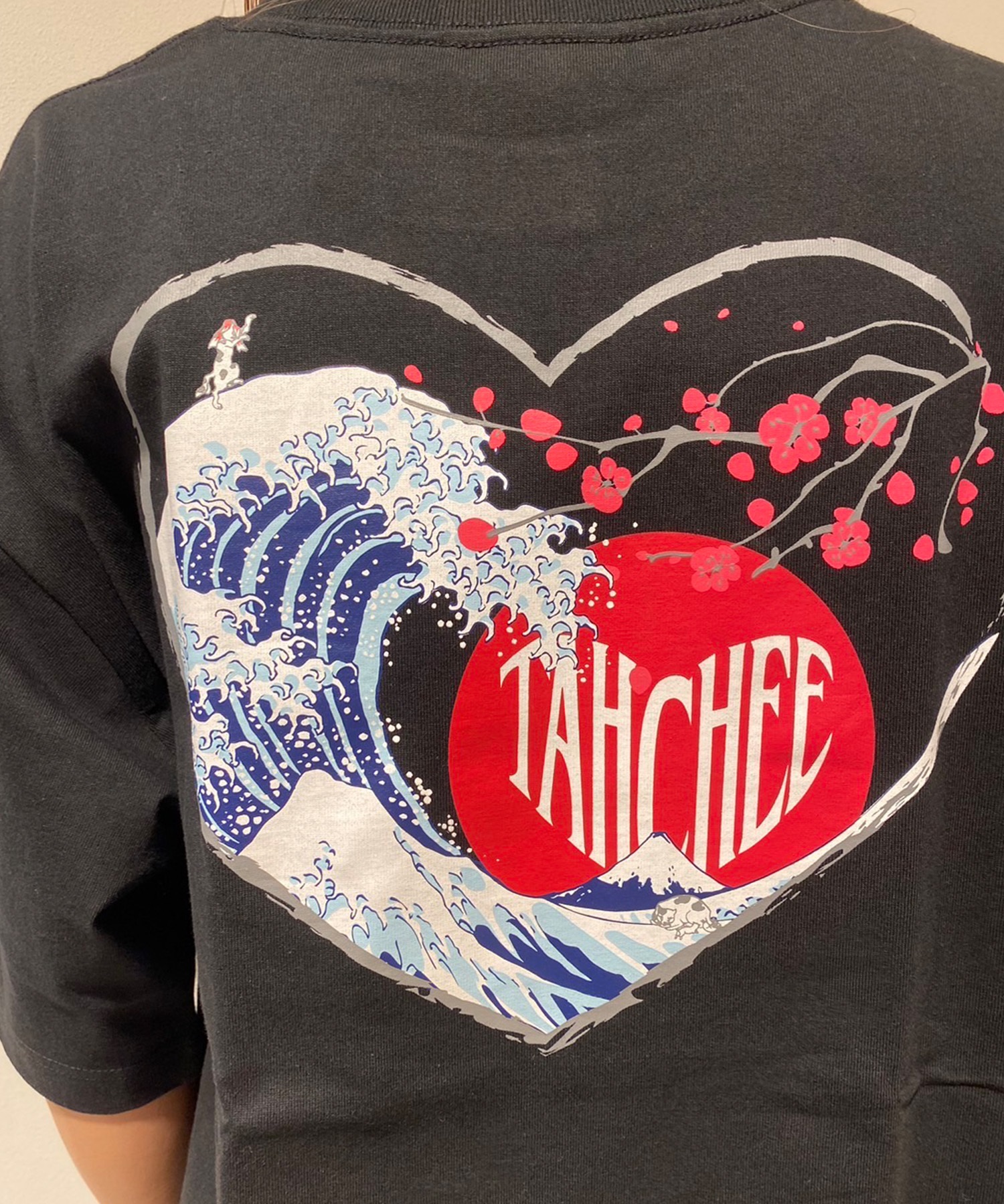 TAHCHEE ターチー 半袖 Tシャツ レディース バックプリント オーバー