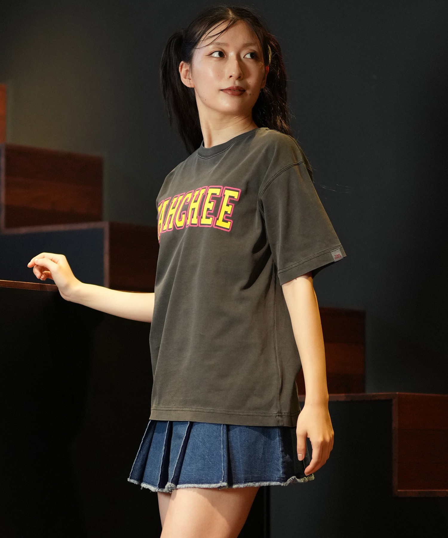 TAHCHEE ターチー 半袖 Tシャツ レディース カレッジロゴ