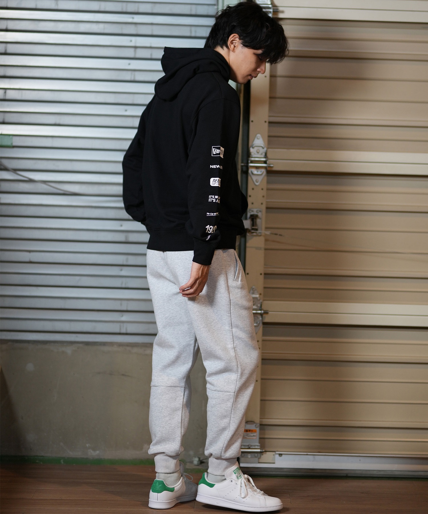 aloyoga メンズ　スウェットパンツ alo スウェットパンツ - Bone | FWRD