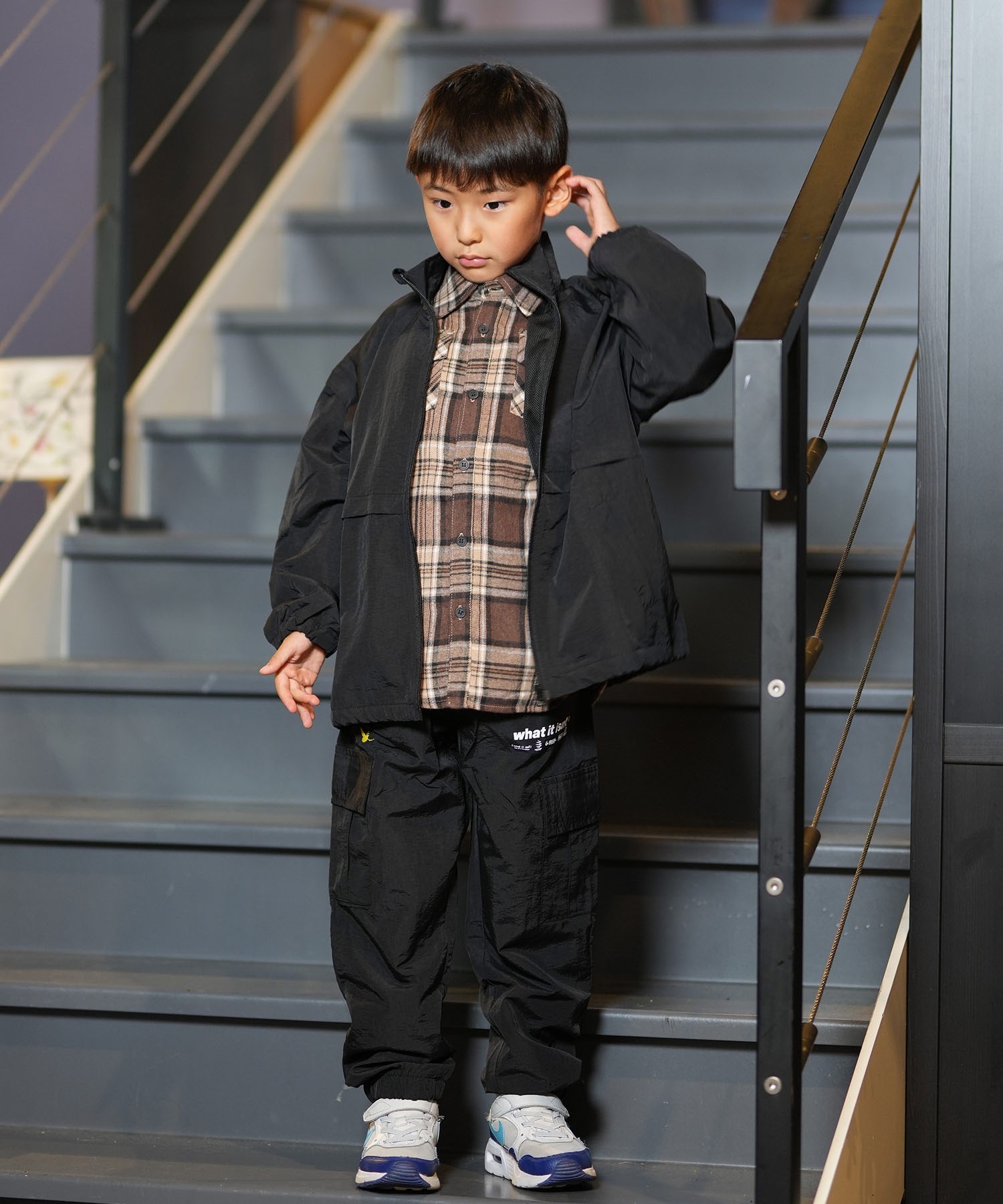 What it isNt ART BY MARKGONZALES ワット イット イズント