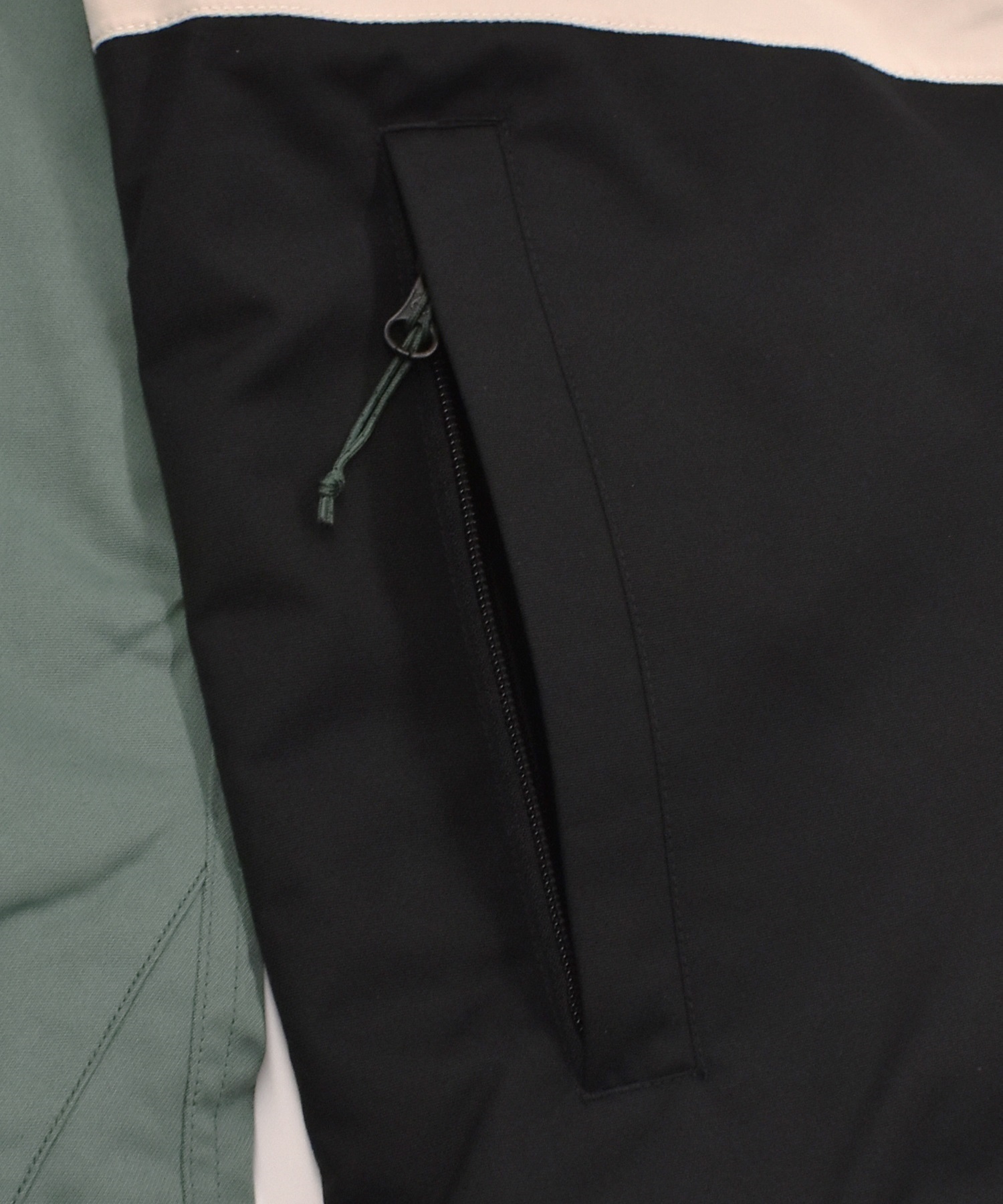 686 シックスエイトシックス GEO INSULATED JACKET ユニセックス