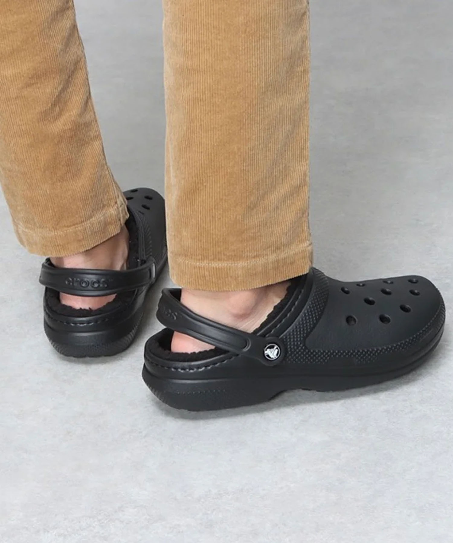 ブランド一覧 | ワールド オンラインストア CROCS クロックス Classic もこもこ レディース メンズ サンダル パーツ