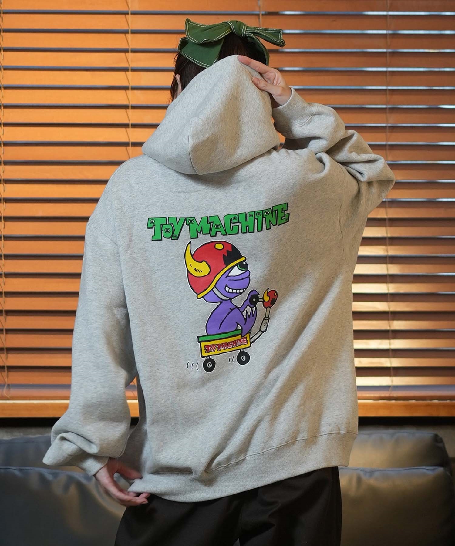 TOY MACHINE トイマシーン パーカー レディース プルオーバー