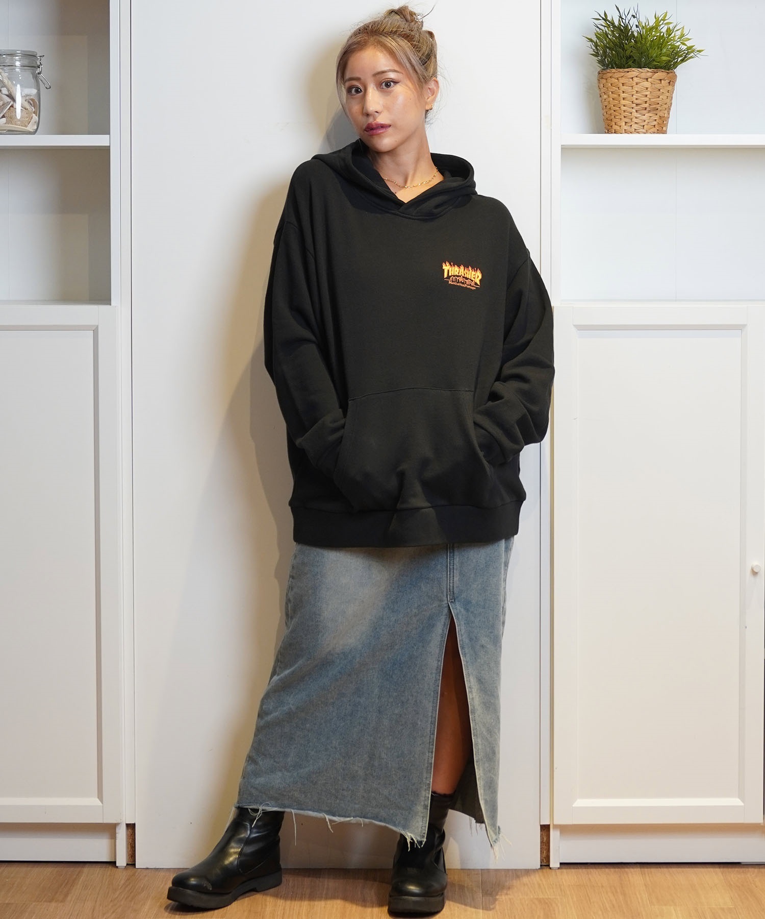 【新品】終電間際≦オンライン。 パーカー / Tシャツ / ショッパー 終電間際≦オンライン。 パーカー / Tシャツ / ショッパー 【公式通販】