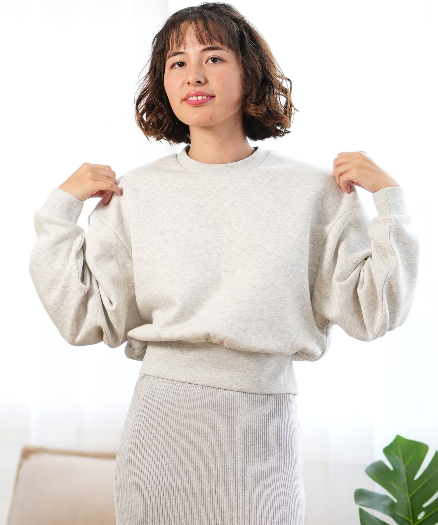 肌触りがいい トレーナー ルーカ RVCA レディース バック クロップド丈 トップス