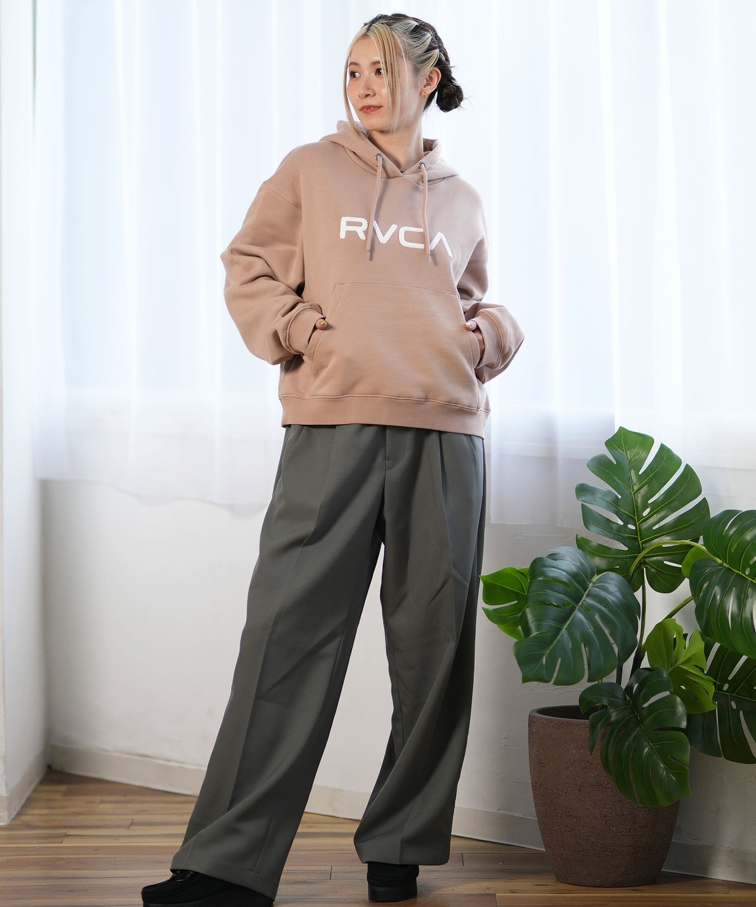RVCA ルーカ パーカー レディース ロゴ プルオーバー