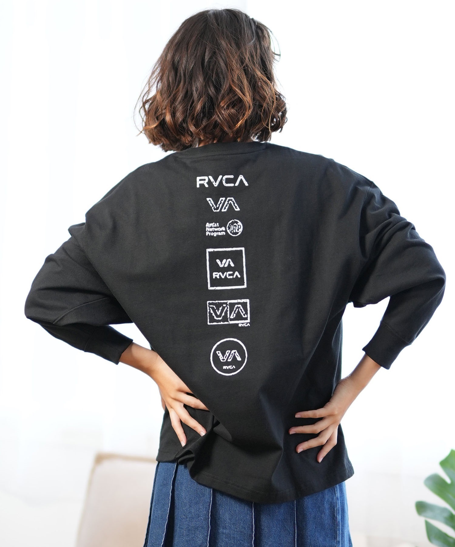 限定品【RVCA】バックプリント Tシャツ ★女性にも大人気♪ RVCA tシャツ 「ムラサキスポーツ限定」RVCA/ルーカ バック