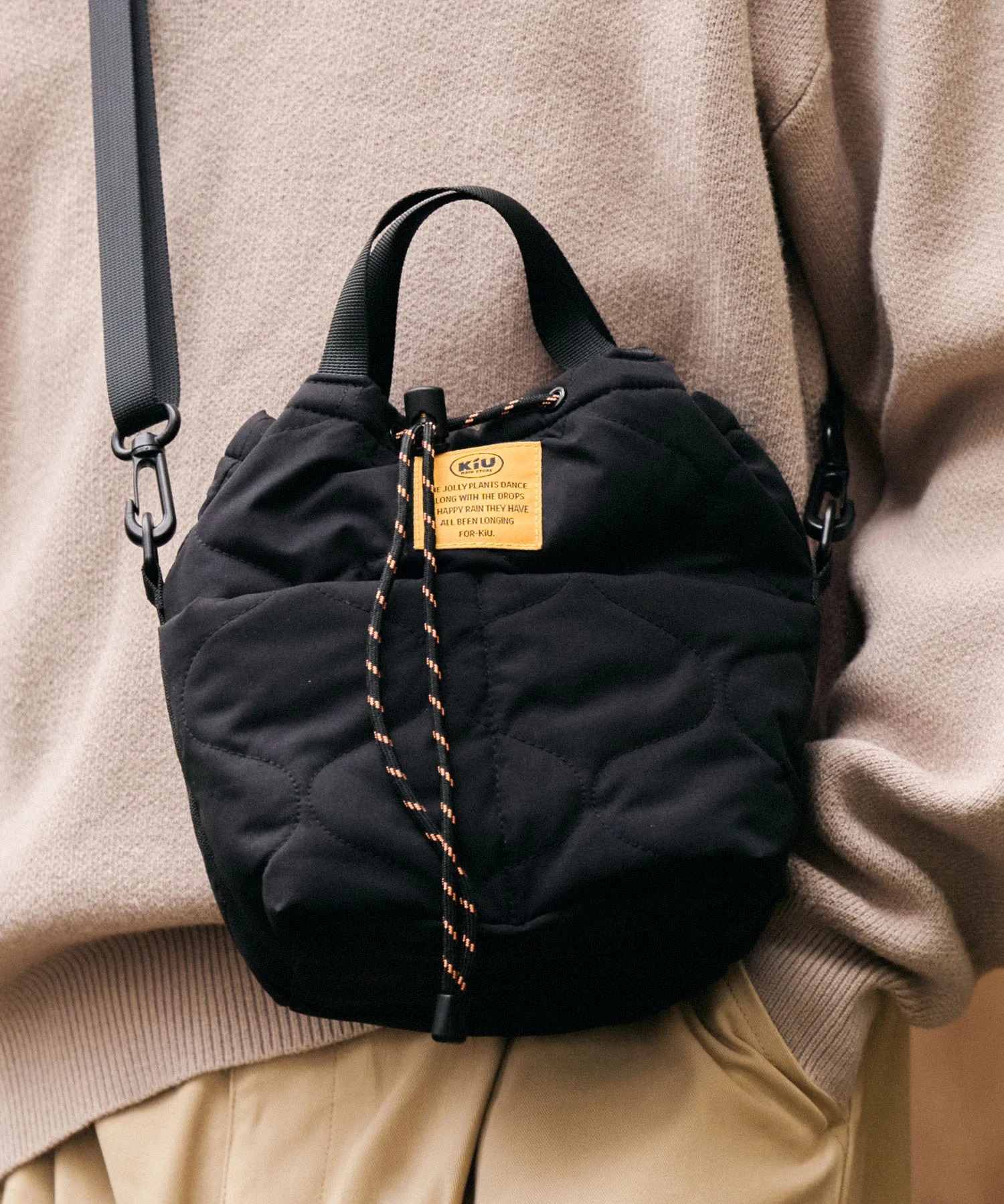 KiU キウ バッグ パデッドポケッタフルミニバッグ K384-900 ショルダー