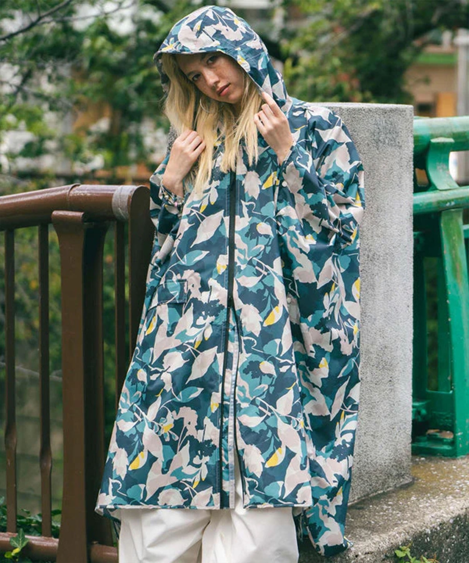 限定品 再販○コラボポンチョ○Blue x AXXE CLASSIC ○お着替え