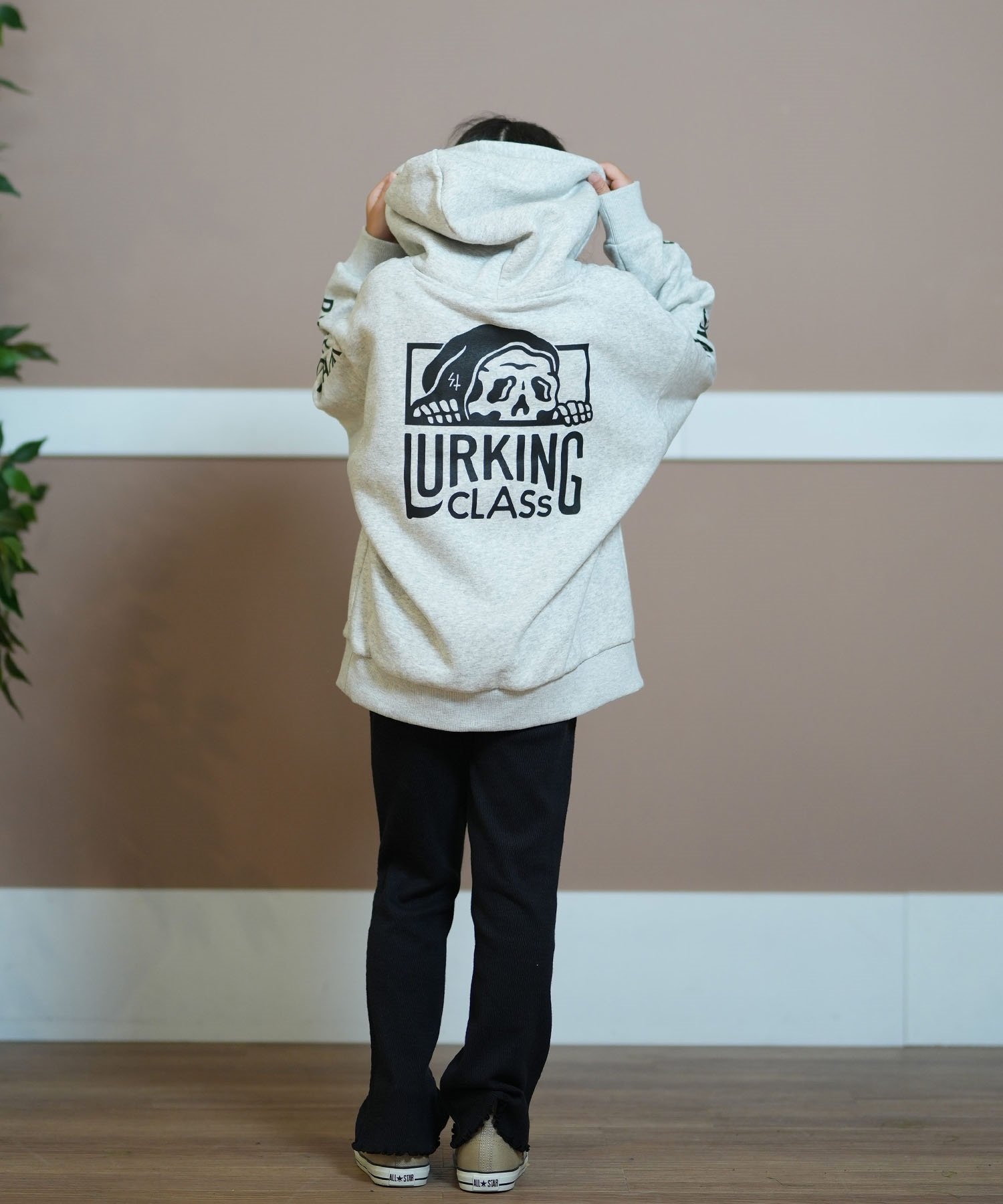 LURKING CLASS ラーキングクラス パーカー キッズ プルオーバー