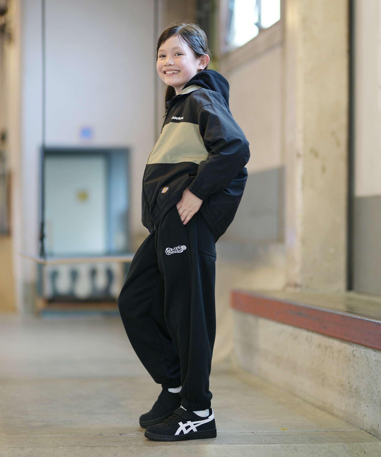 asicsアシックス スキースノボ ウェア 幾何学模様 ラビットファー ポーチ① asics SKATEBOARDING アシックス スケートボーディング ジャパン プロ