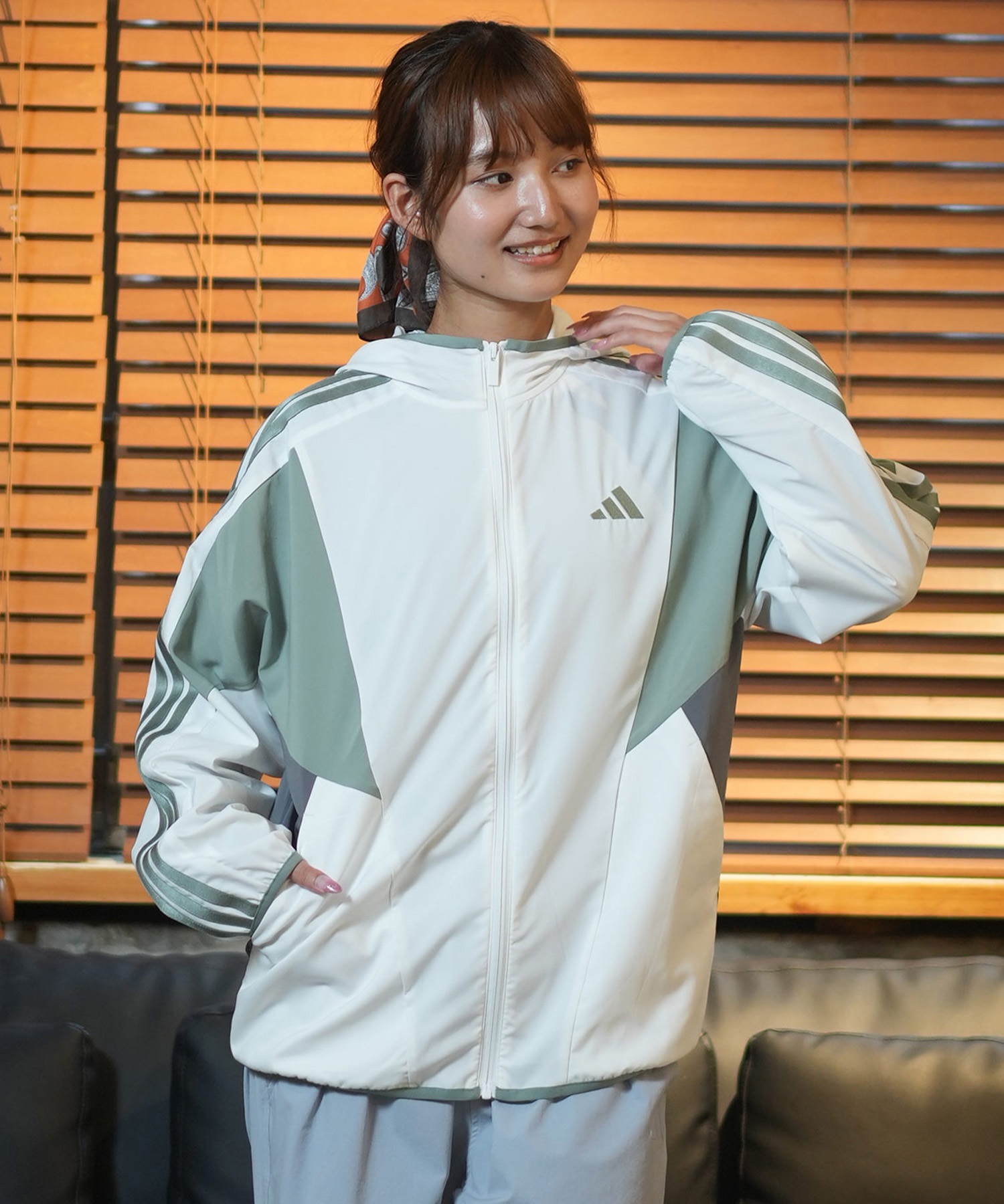 【美品】adidas アディダス　トラックジャケット　希少レア　レディース 希少レア】完売品 adidas トラックジャケット アディダス