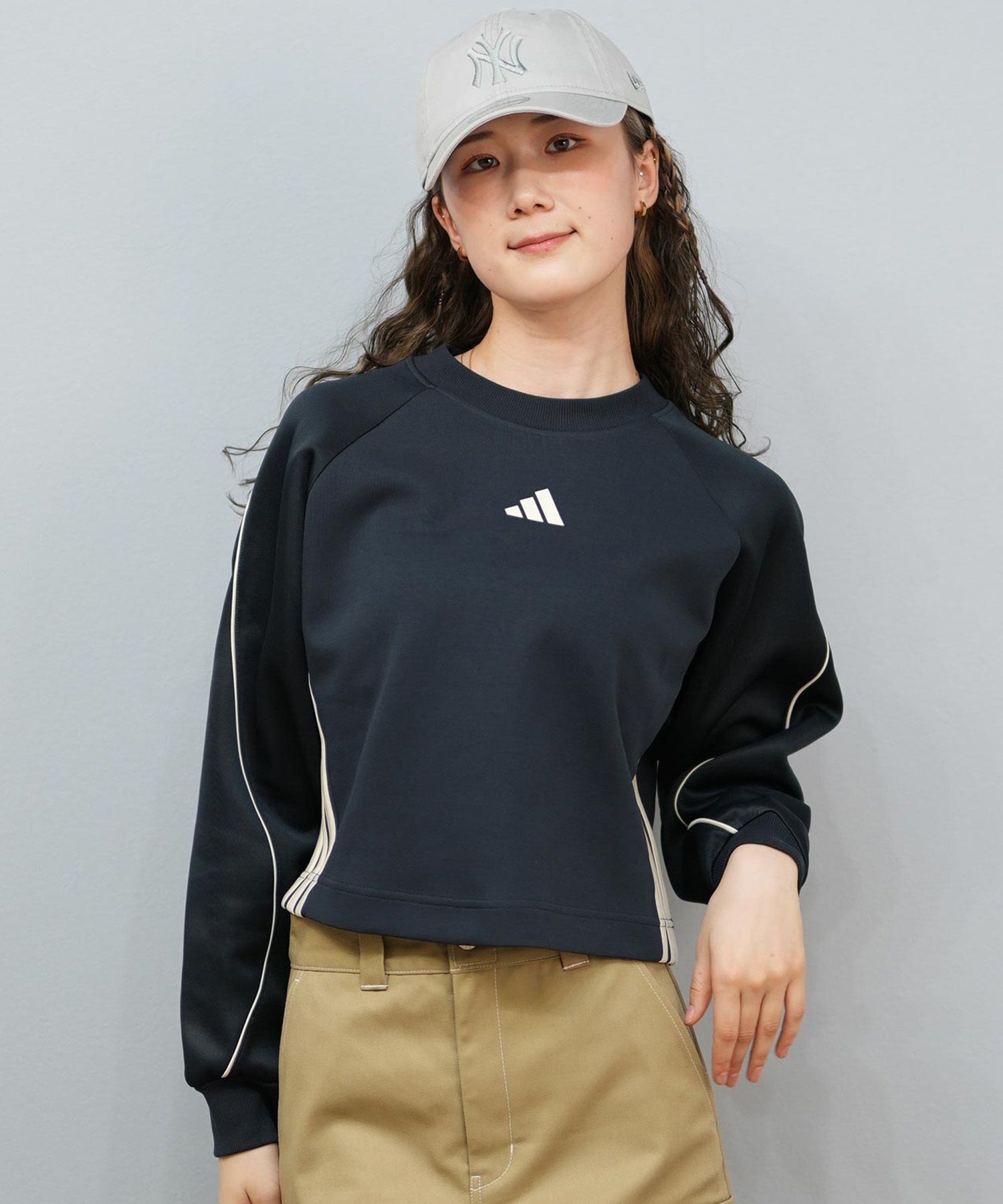 adidas アディダス トレーナー スウェット レディース ショート丈