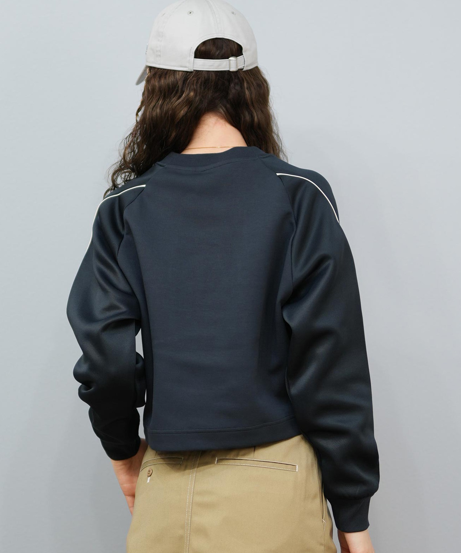 adidas アディダス トレーナー スウェット レディース ショート丈