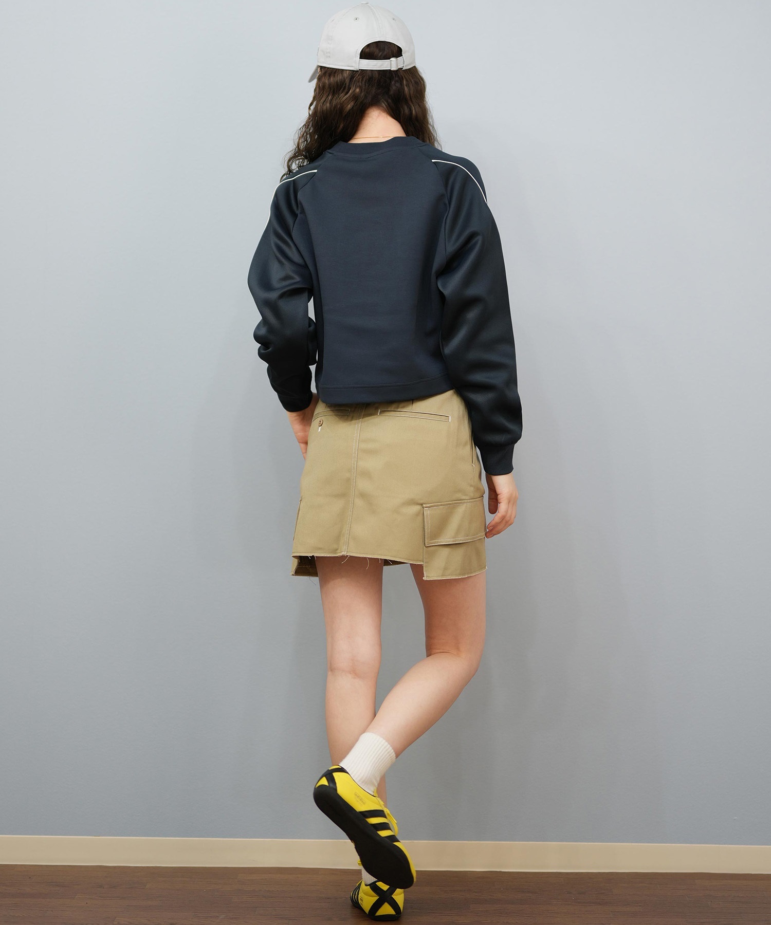 adidas アディダス トレーナー スウェット レディース ショート丈