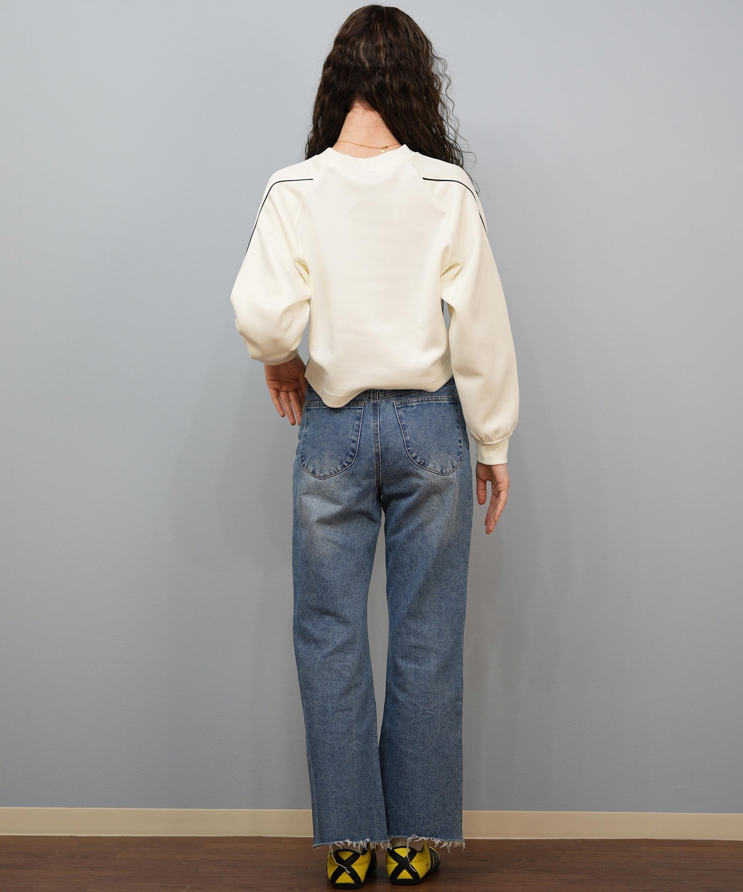 adidas アディダス トレーナー スウェット レディース ショート丈