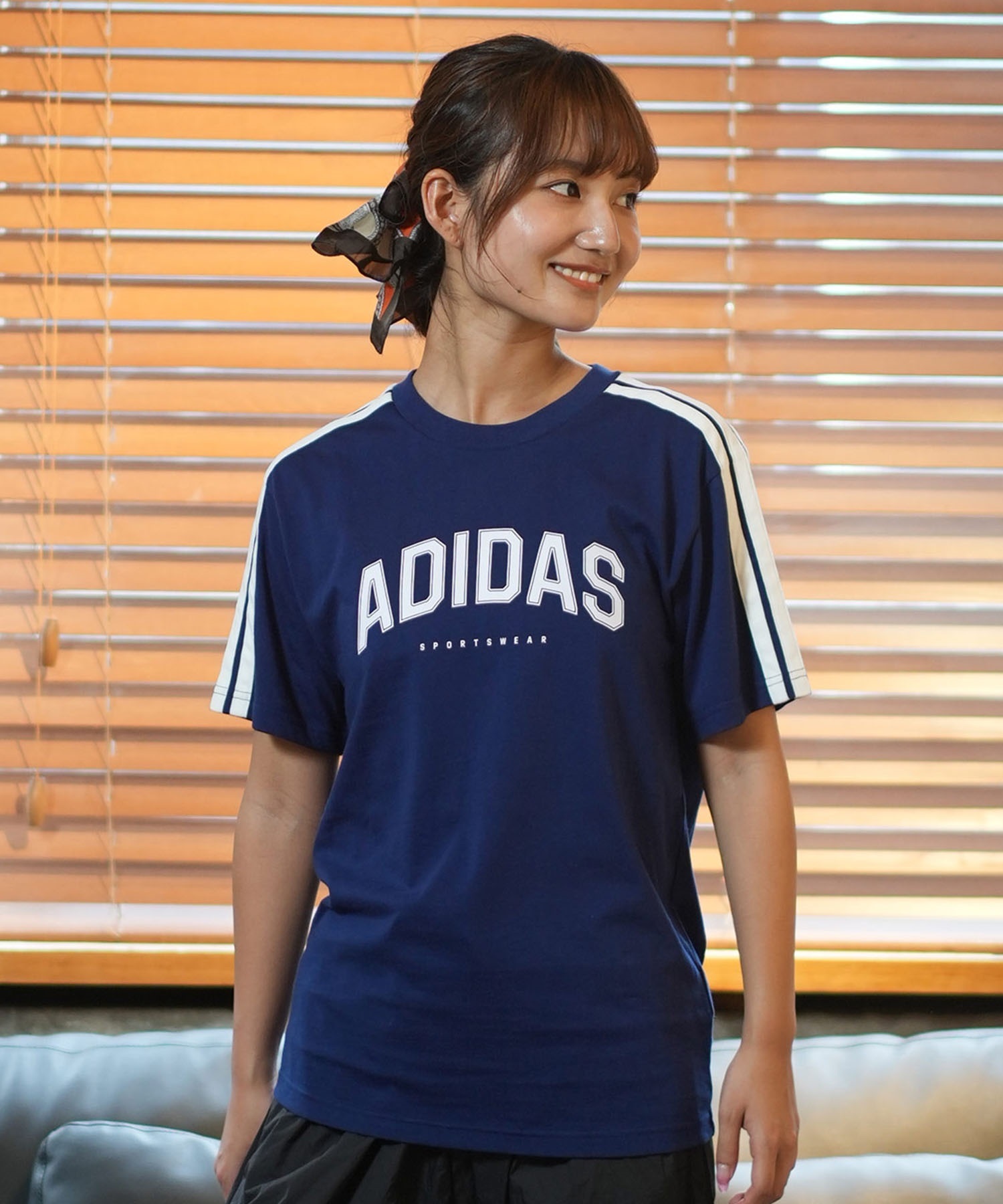 レディース スリーストライプス Vネック スリム半袖Tシャツ