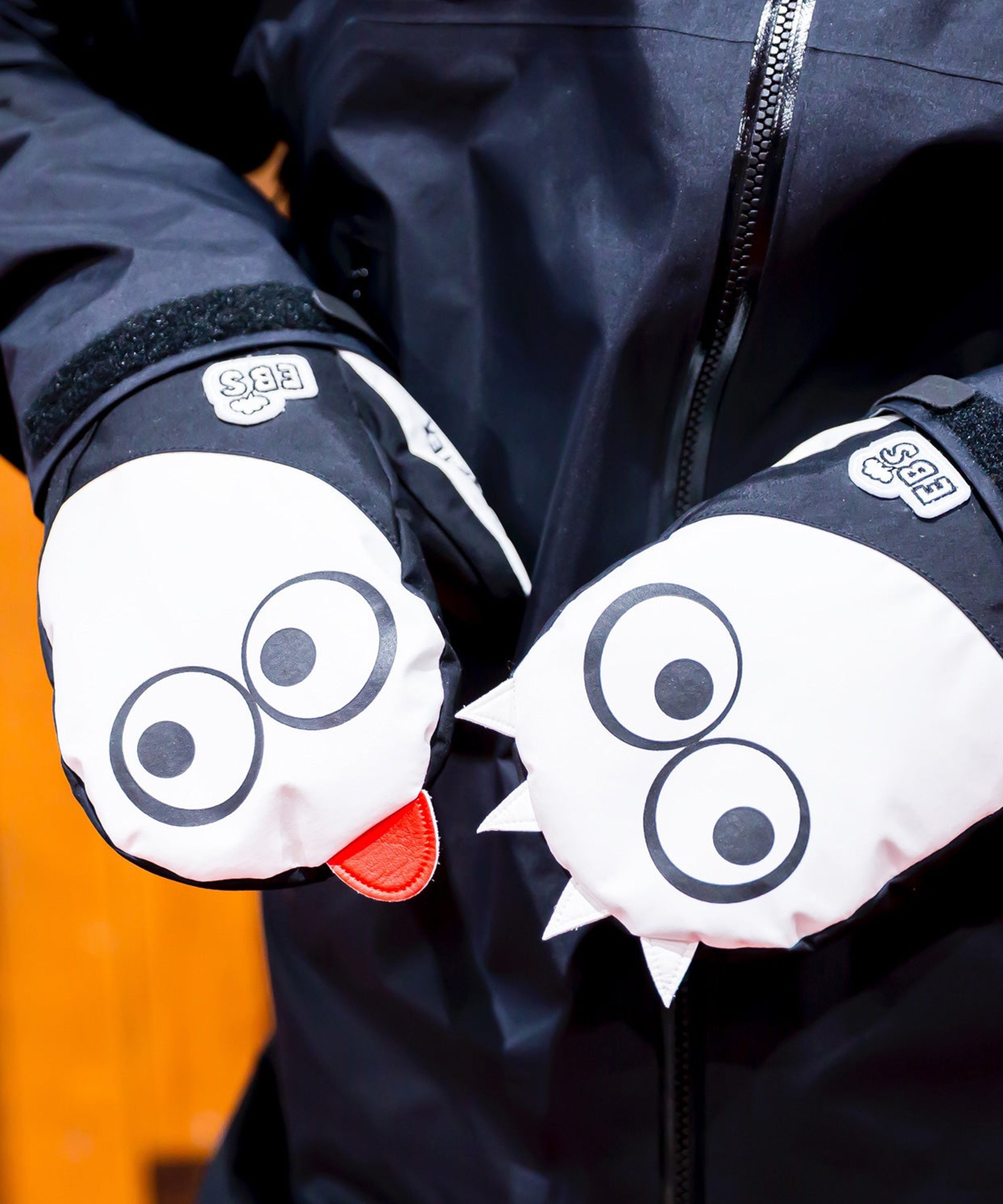 【おまけビーニーとEBSグローブ付き】スノーボードウェアとパンツ　セット eb's エビス GORE-TEX KEMONO CHAN スノーボード グローブ ユニ