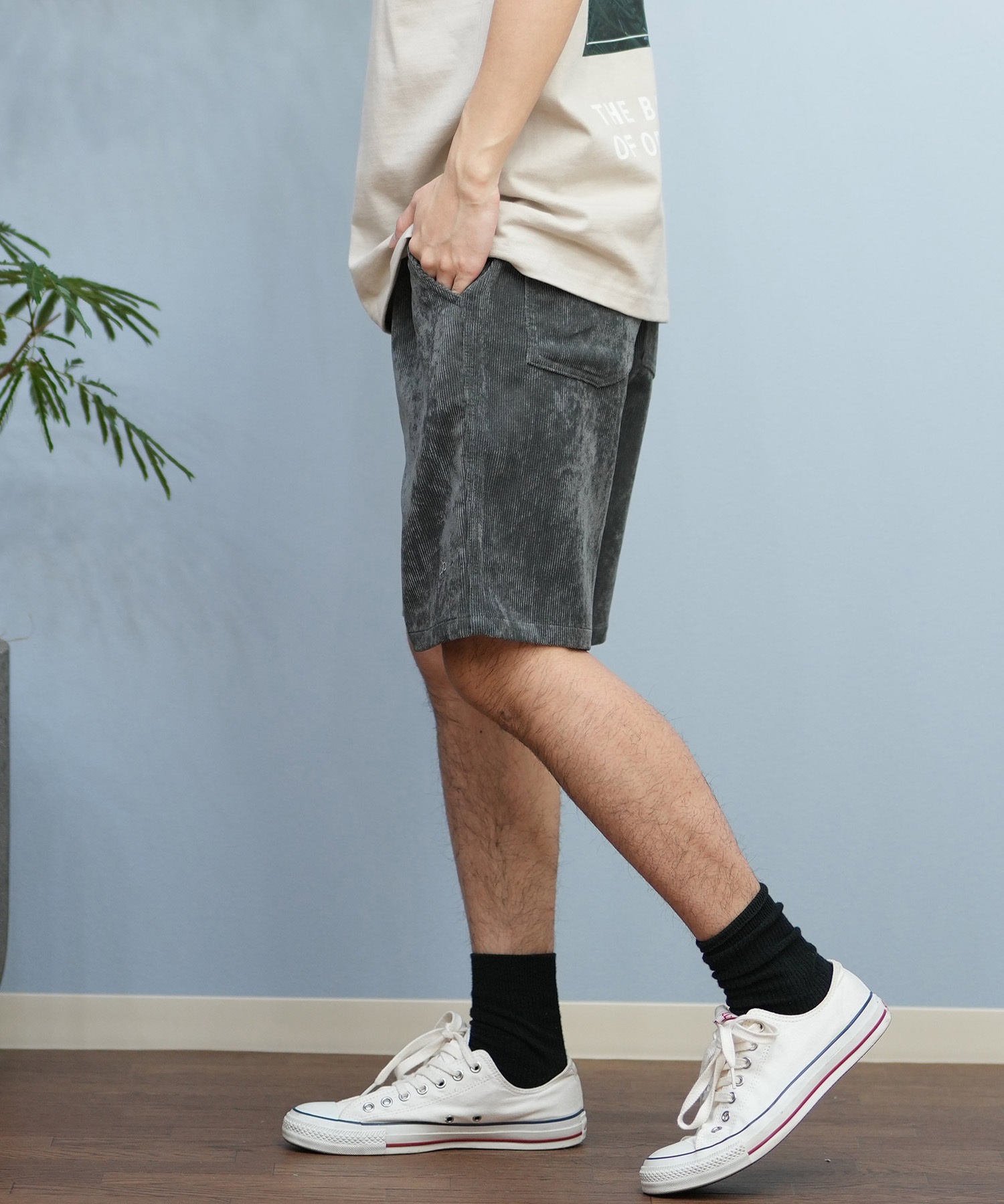 オーラリー コーデュロイ ショーツ 白 日本製サイズ4夏快適 ゆったり 高級感◎ オーラリー コーデュロイ ショーツ 白 日本製サイズ4夏快適