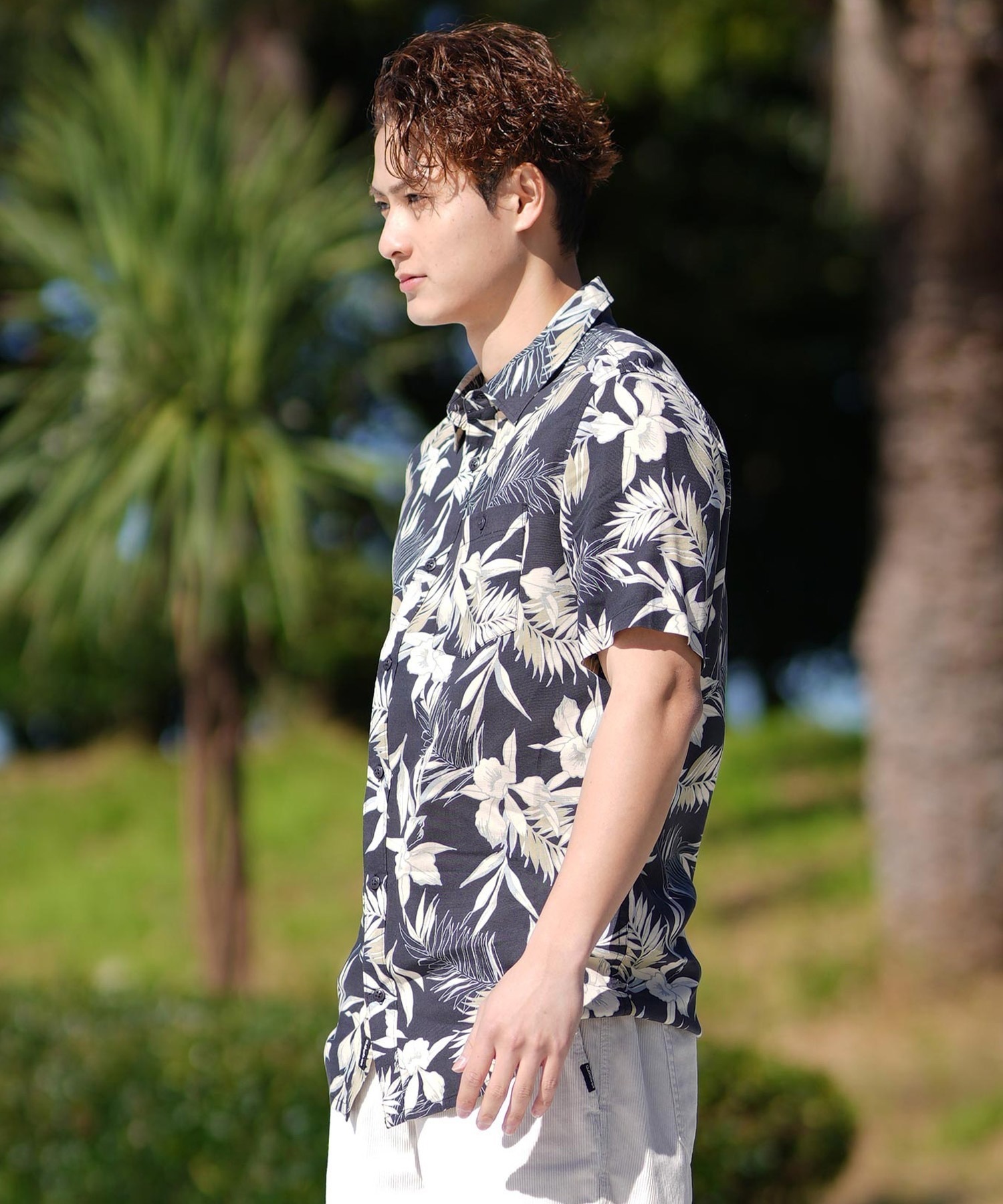 ビンテージ　00s QUIKSILVER メンズL アロハシャツ　半袖シャツ　紺 ビンテージ 00s QUIKSILVER メンズL アロハシャツ 半袖シャツ 紺